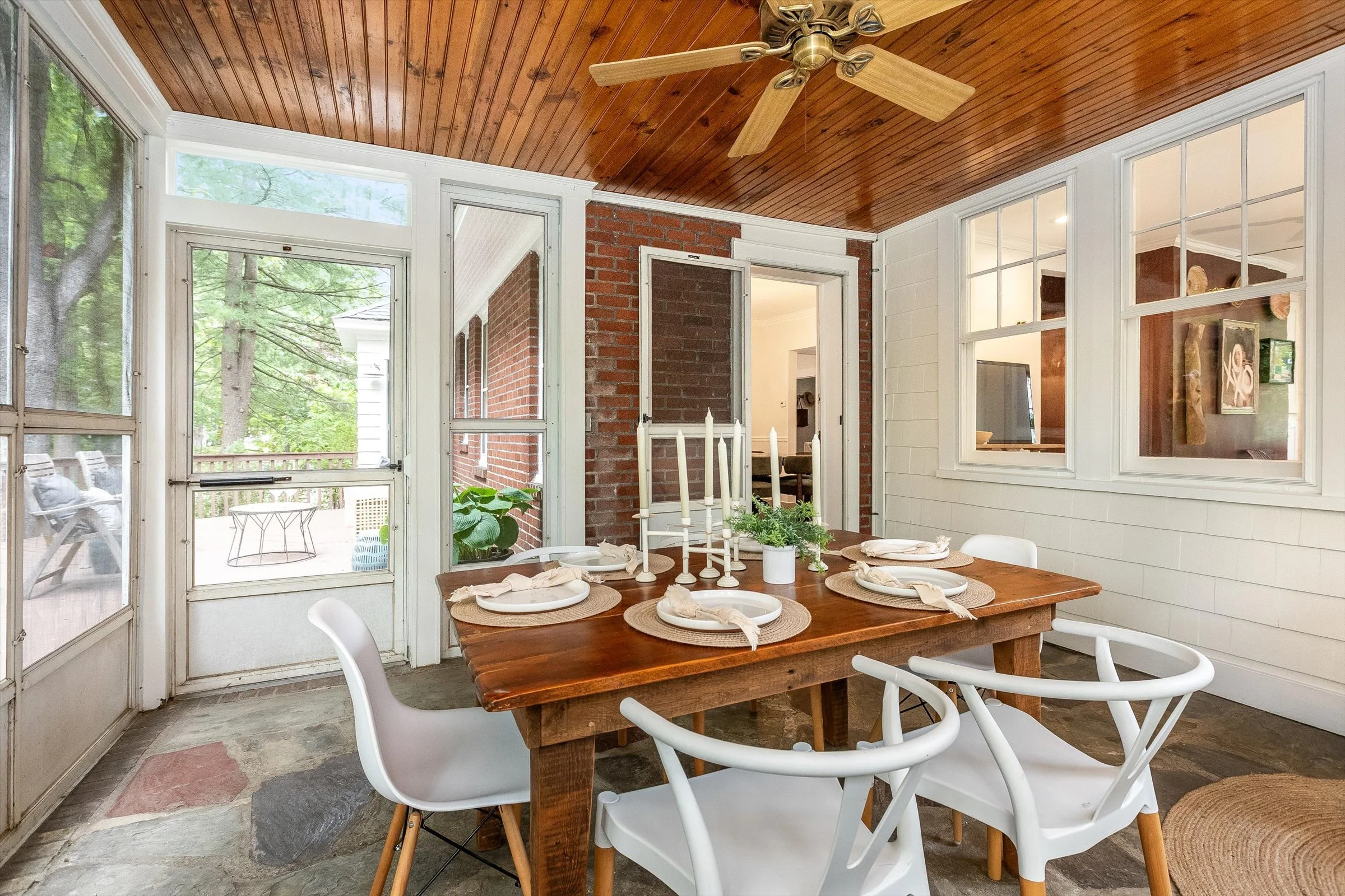 44-Screened Porch.jpg