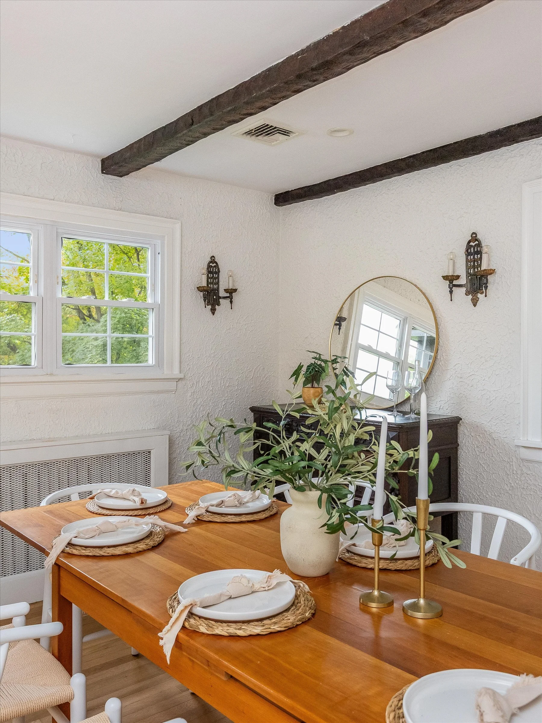 25-Dining Room.jpg