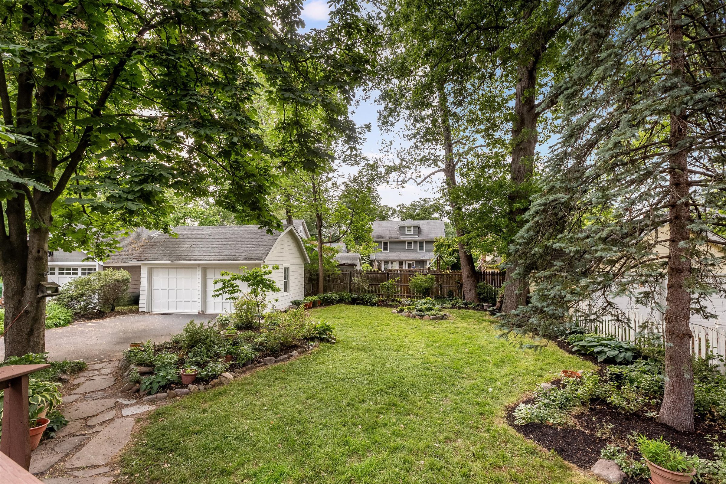 61-Backyard.jpg