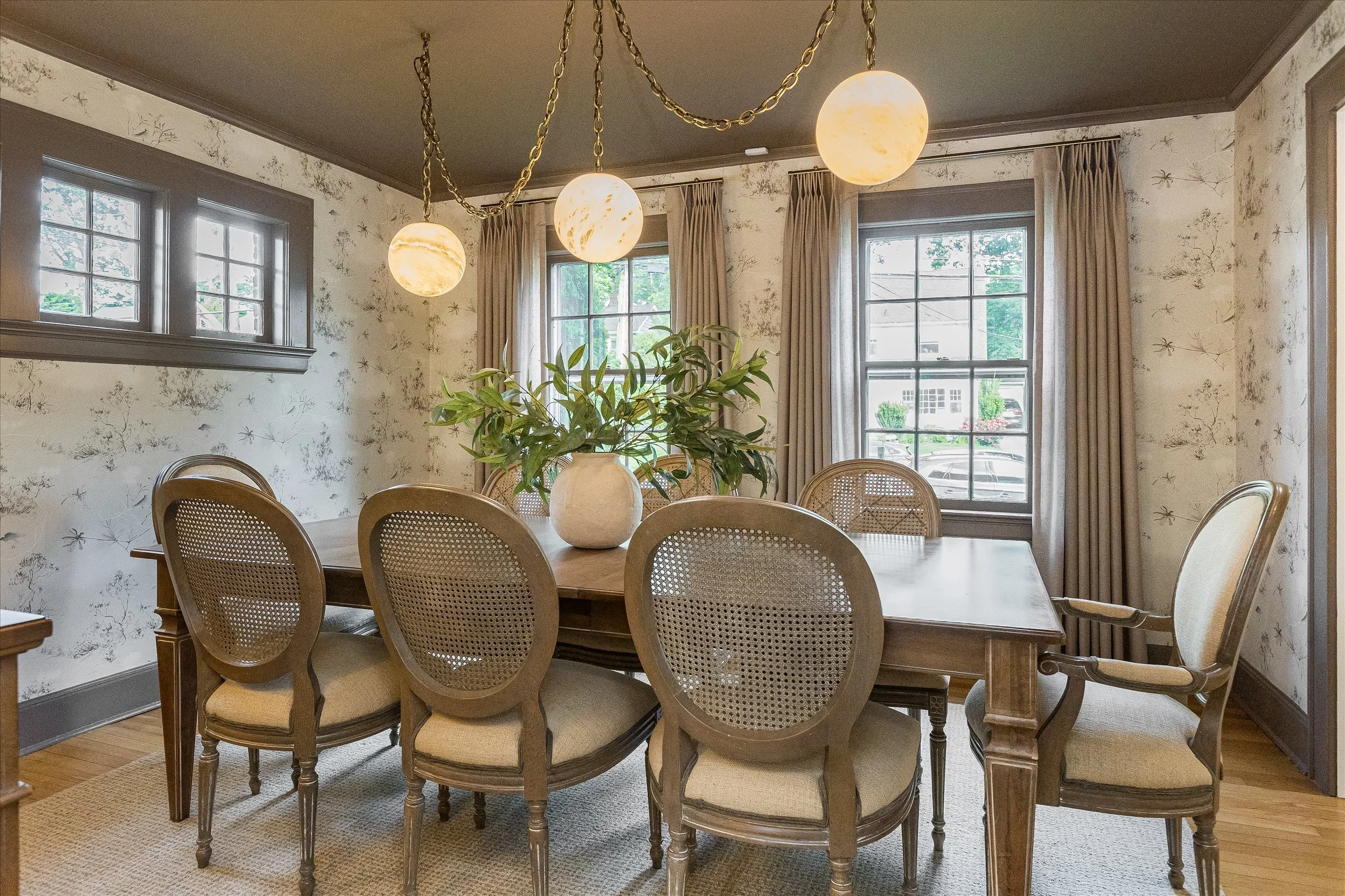 21-Dining Room.jpg