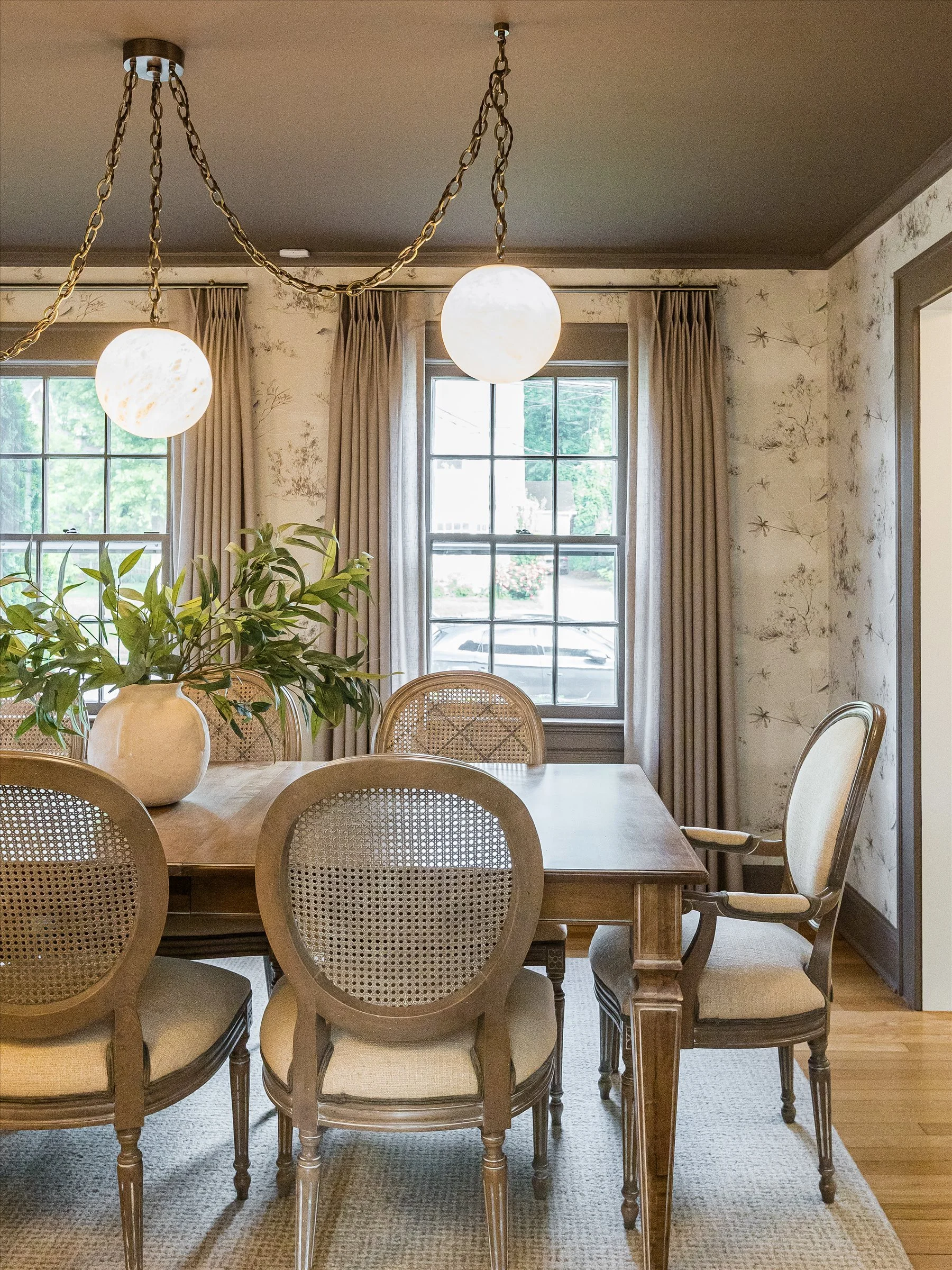 24-Dining Room.jpg