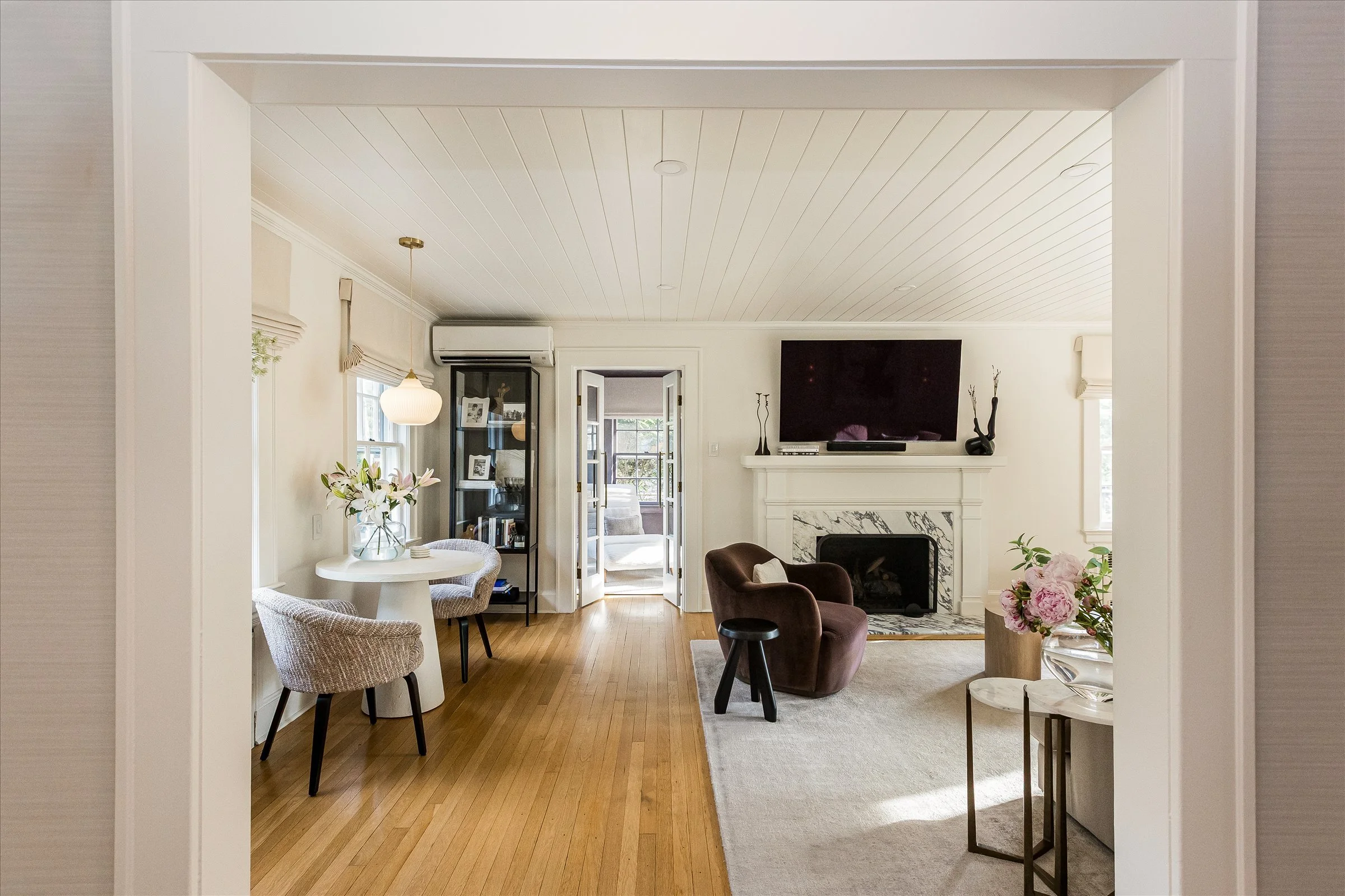 05-Living Room.jpg