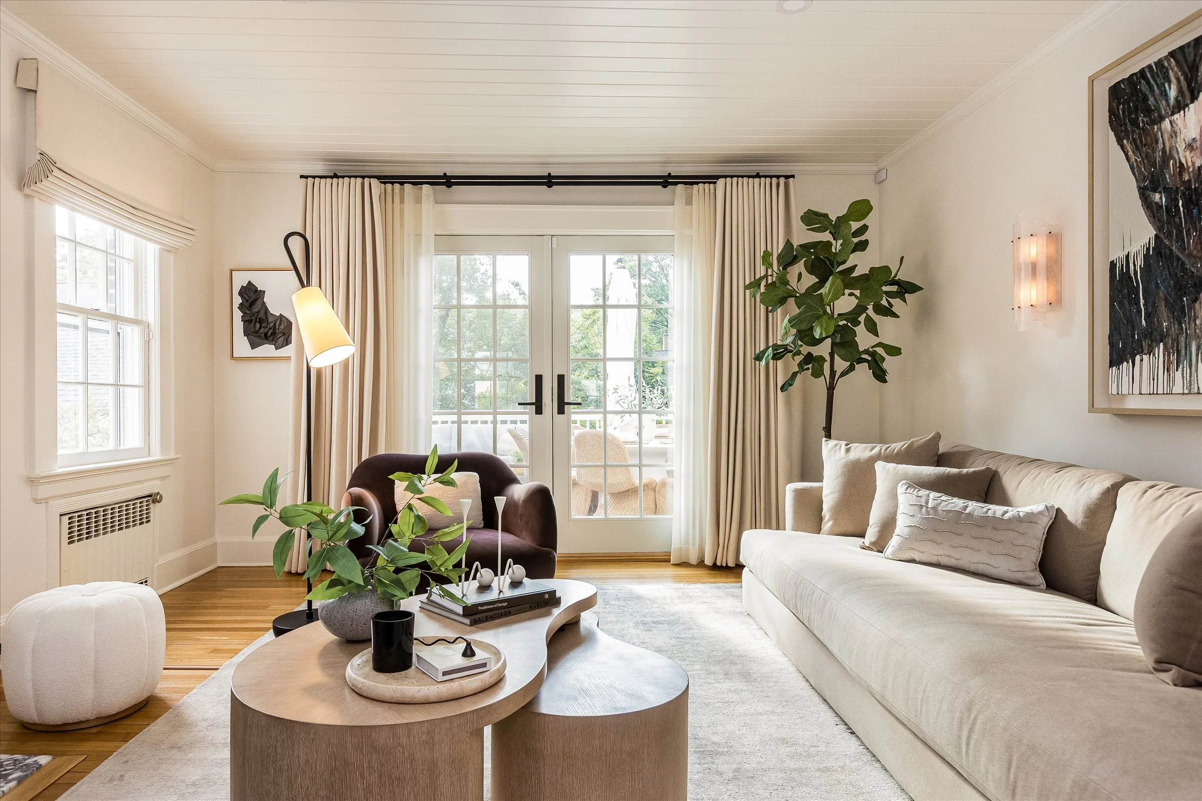 10-Living Room.jpg