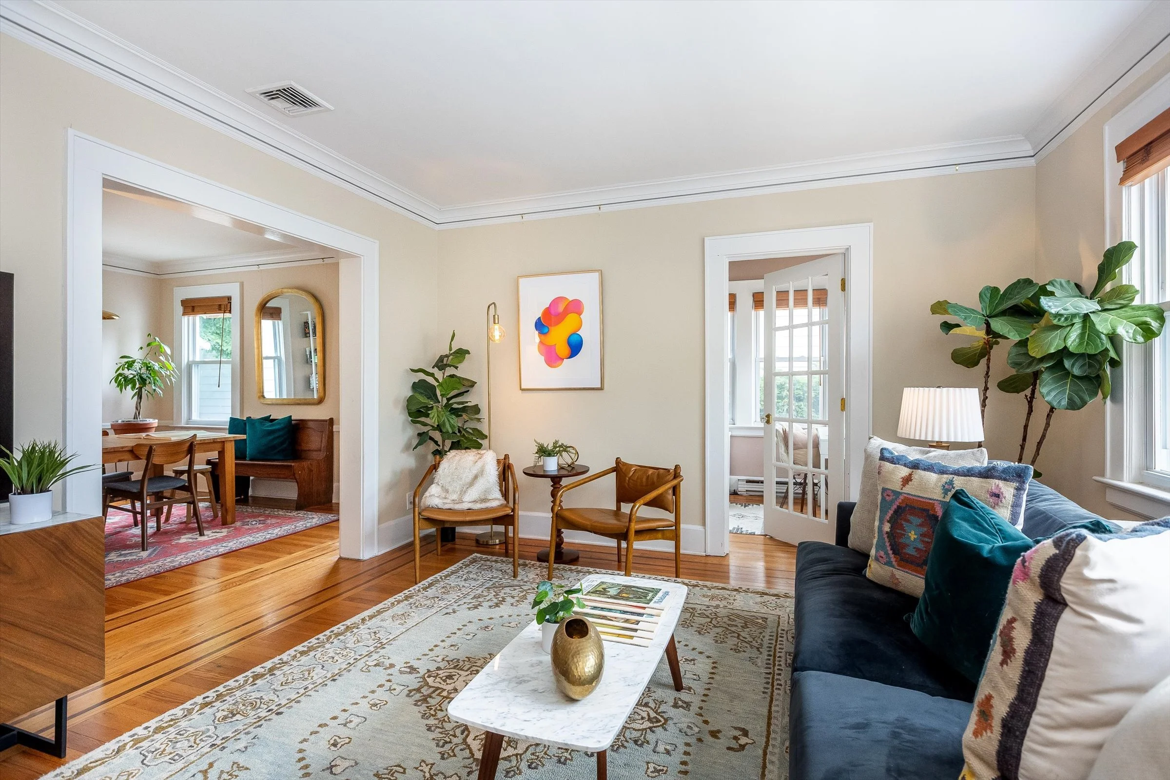 10-Living Room.jpg