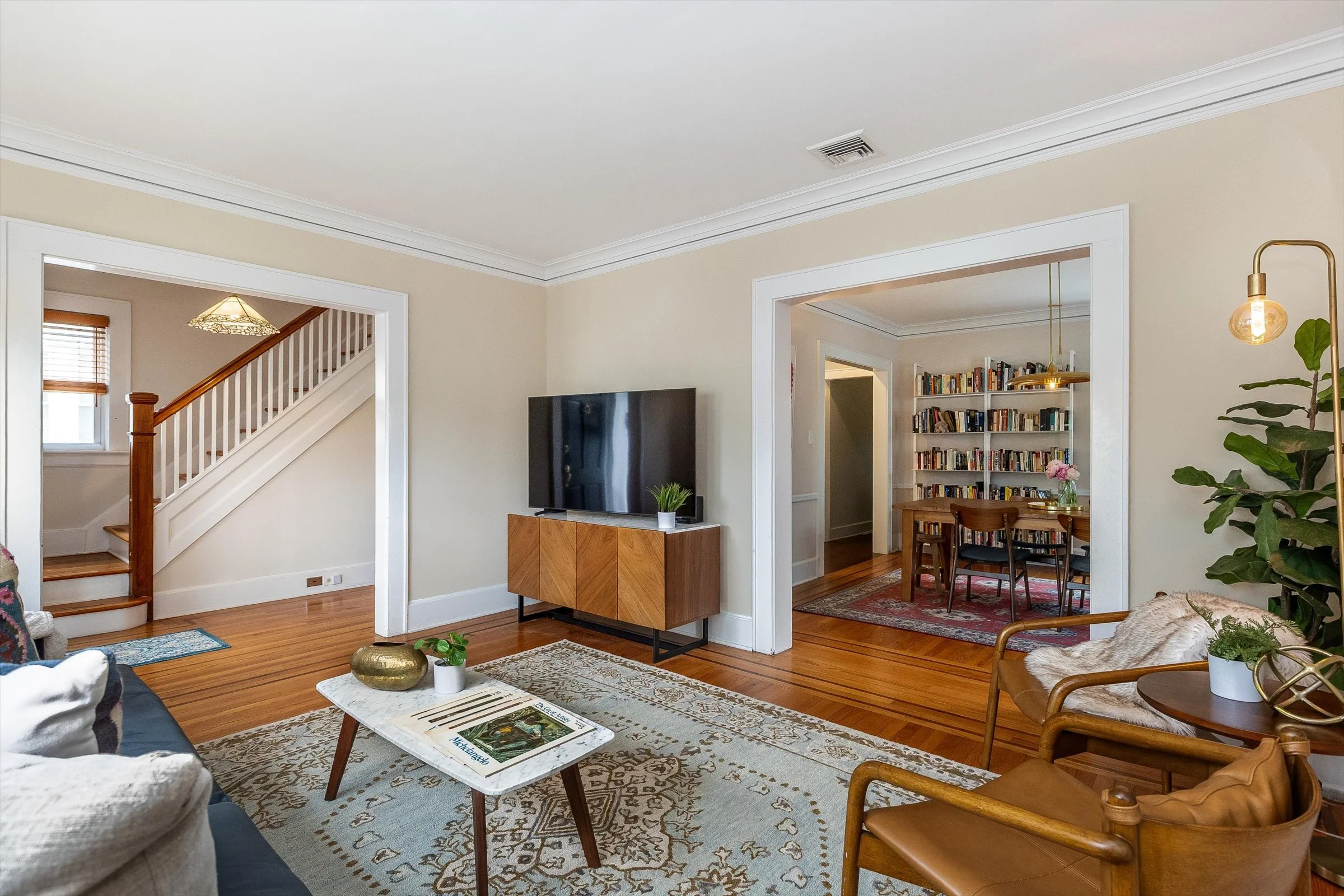 11-Living Room.jpg