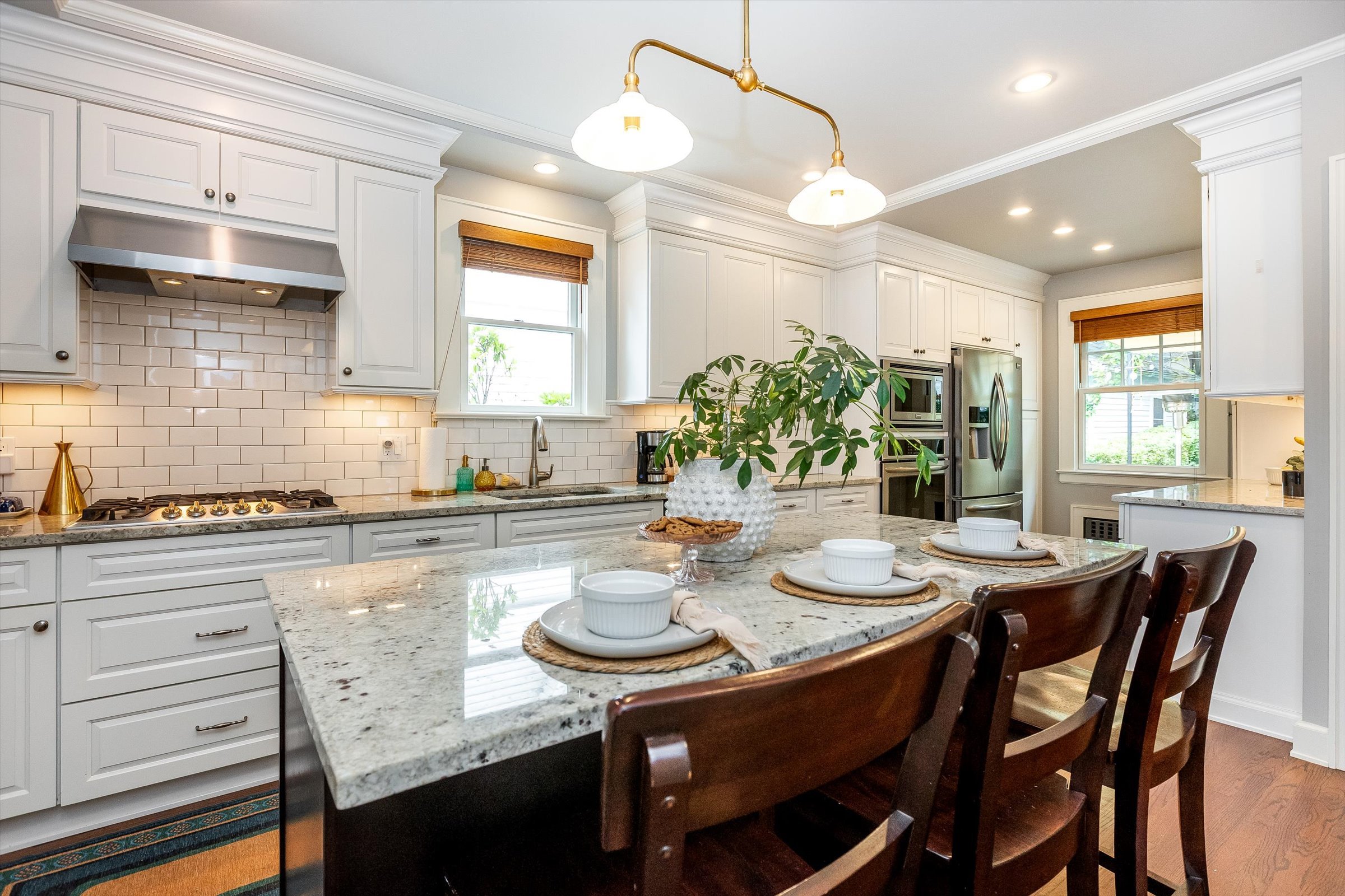 30-Kitchen.jpg