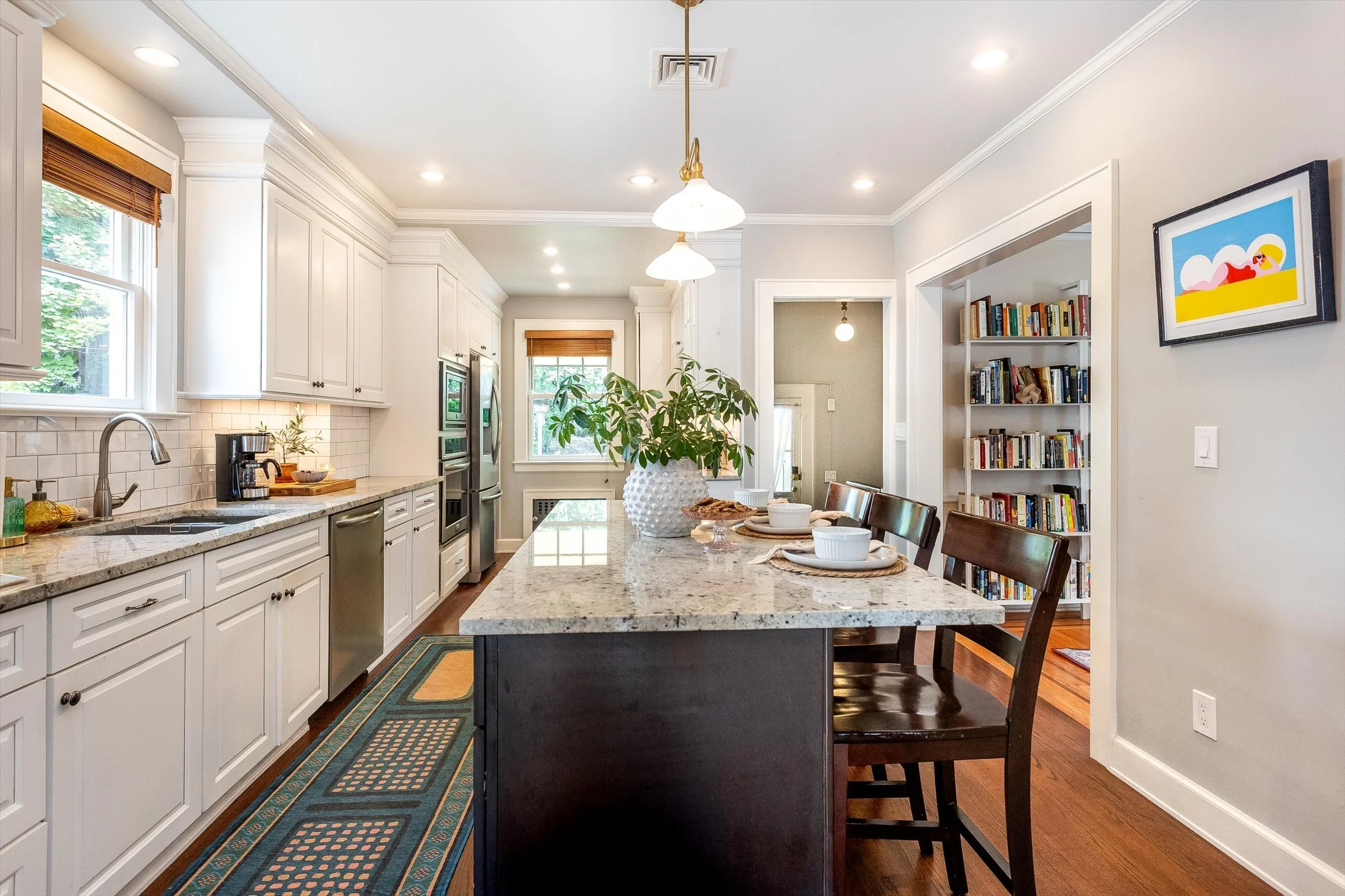 25-Kitchen.jpg