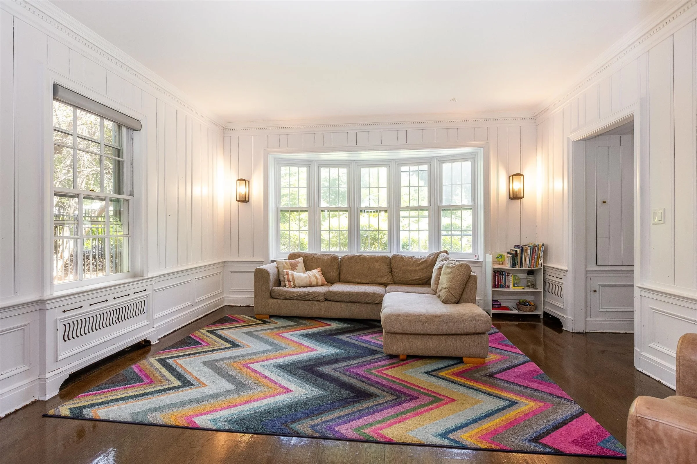 11-Family Room.jpg