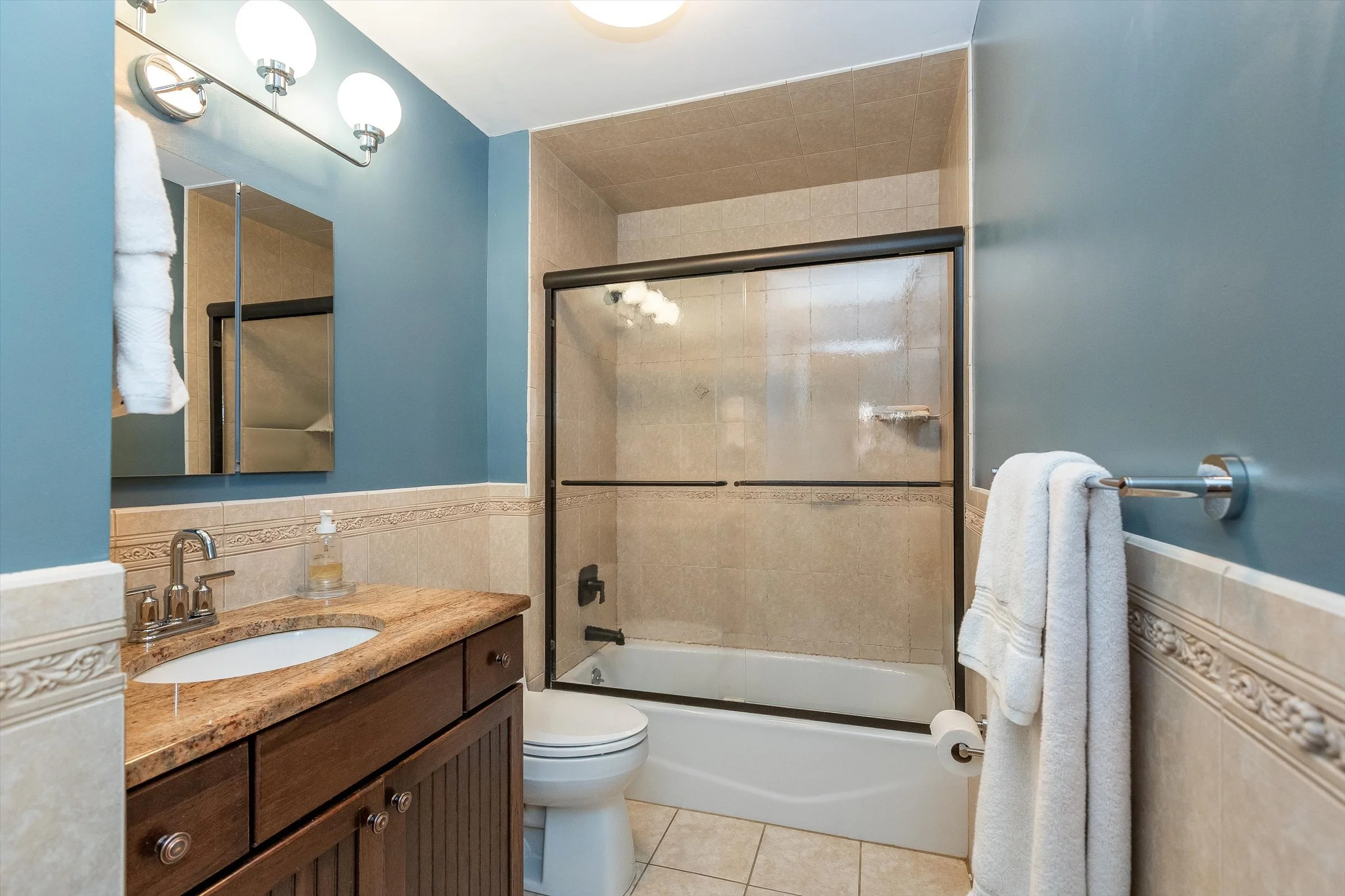 23-Bathroom.jpg