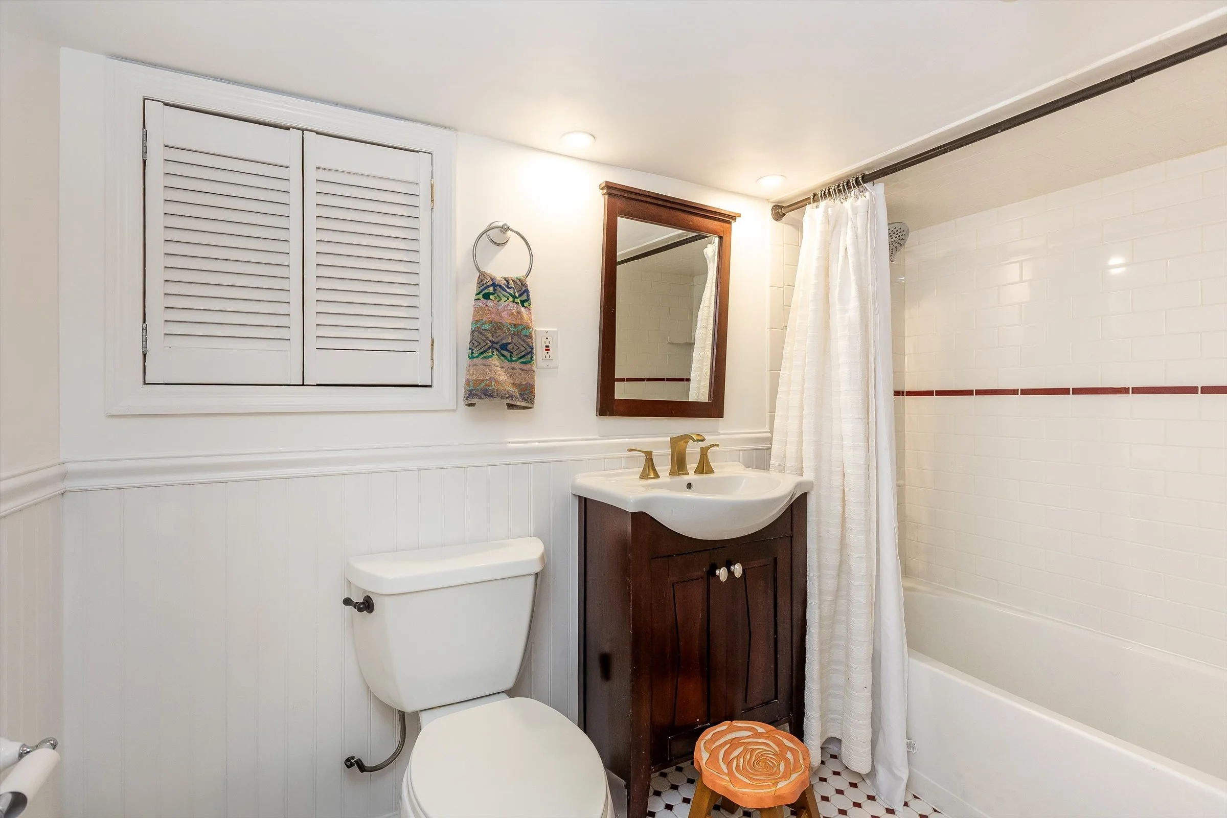 29-Bathroom.jpg