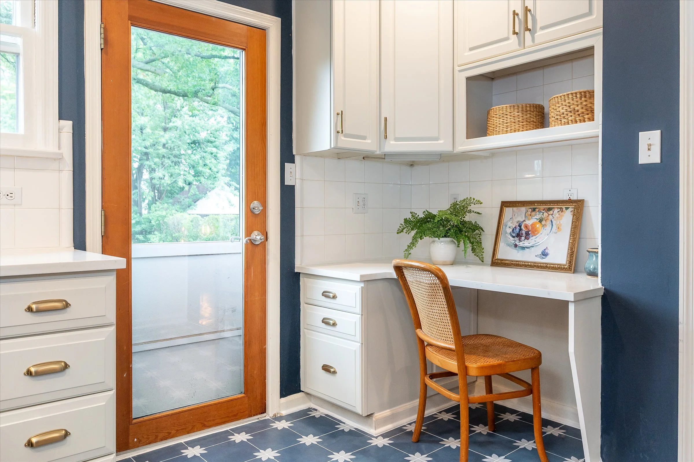65-Kitchen 4b.jpg
