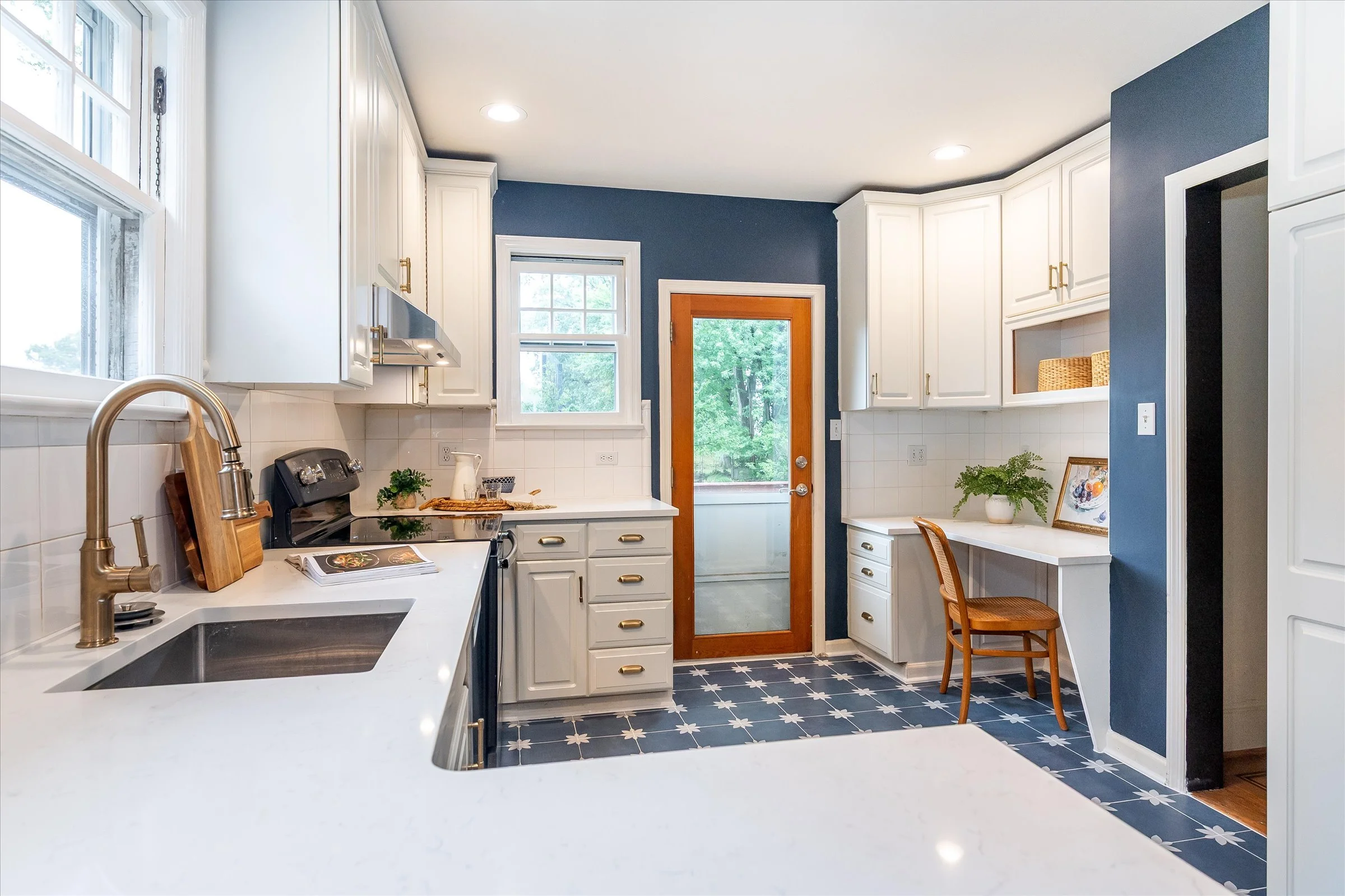 67-Kitchen 3.jpg