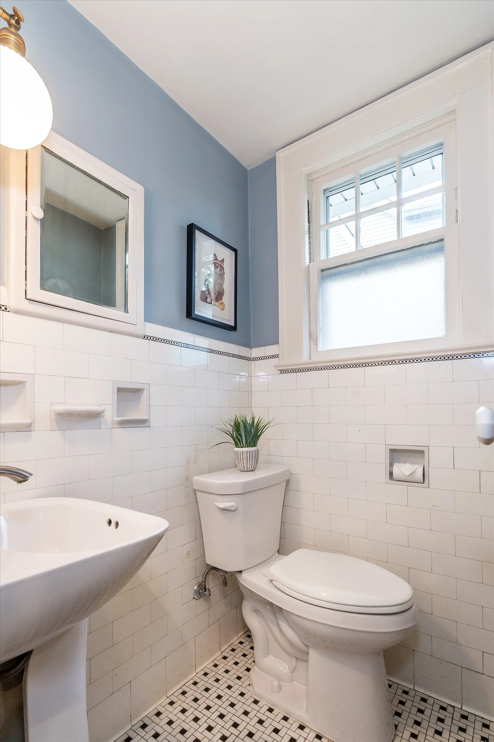 71-Half Bath.jpg