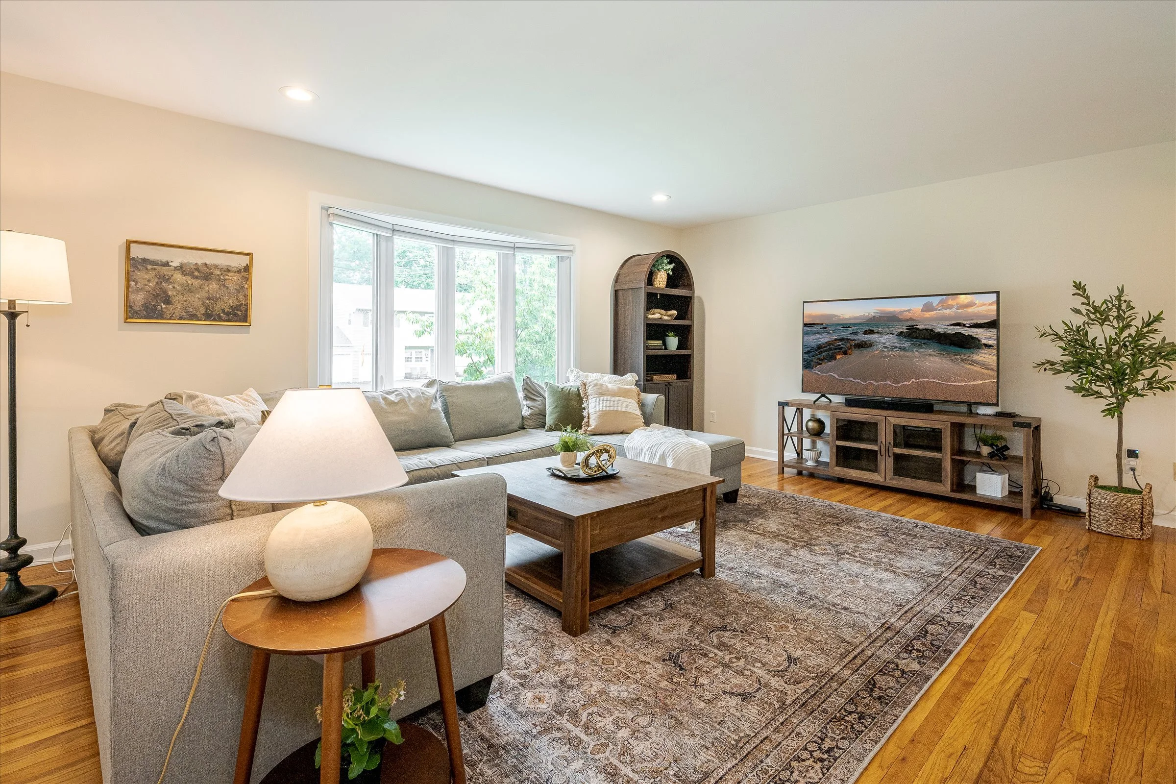 09-Living Rm 2.jpg
