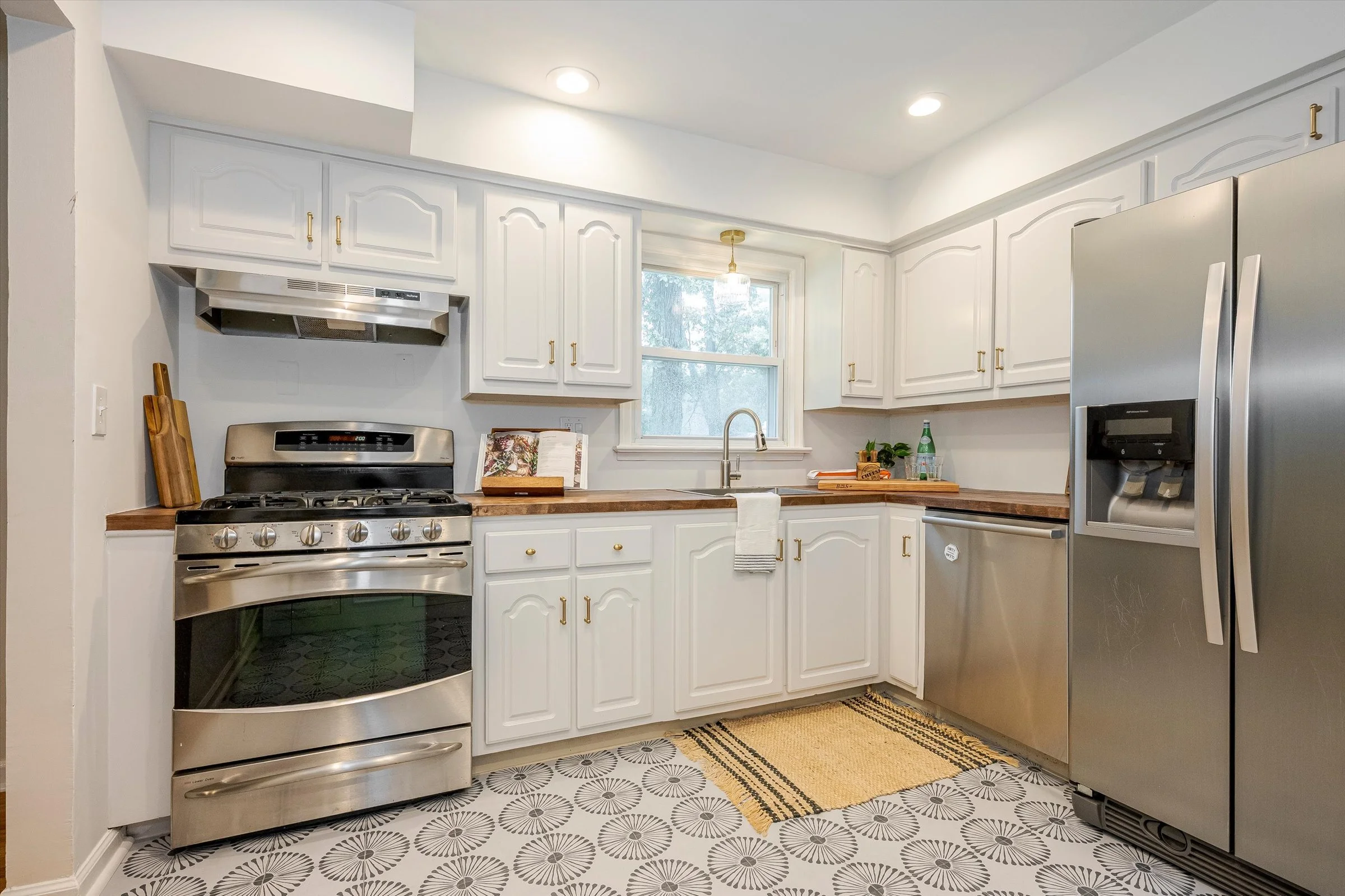 21-Kitchen 3.jpg