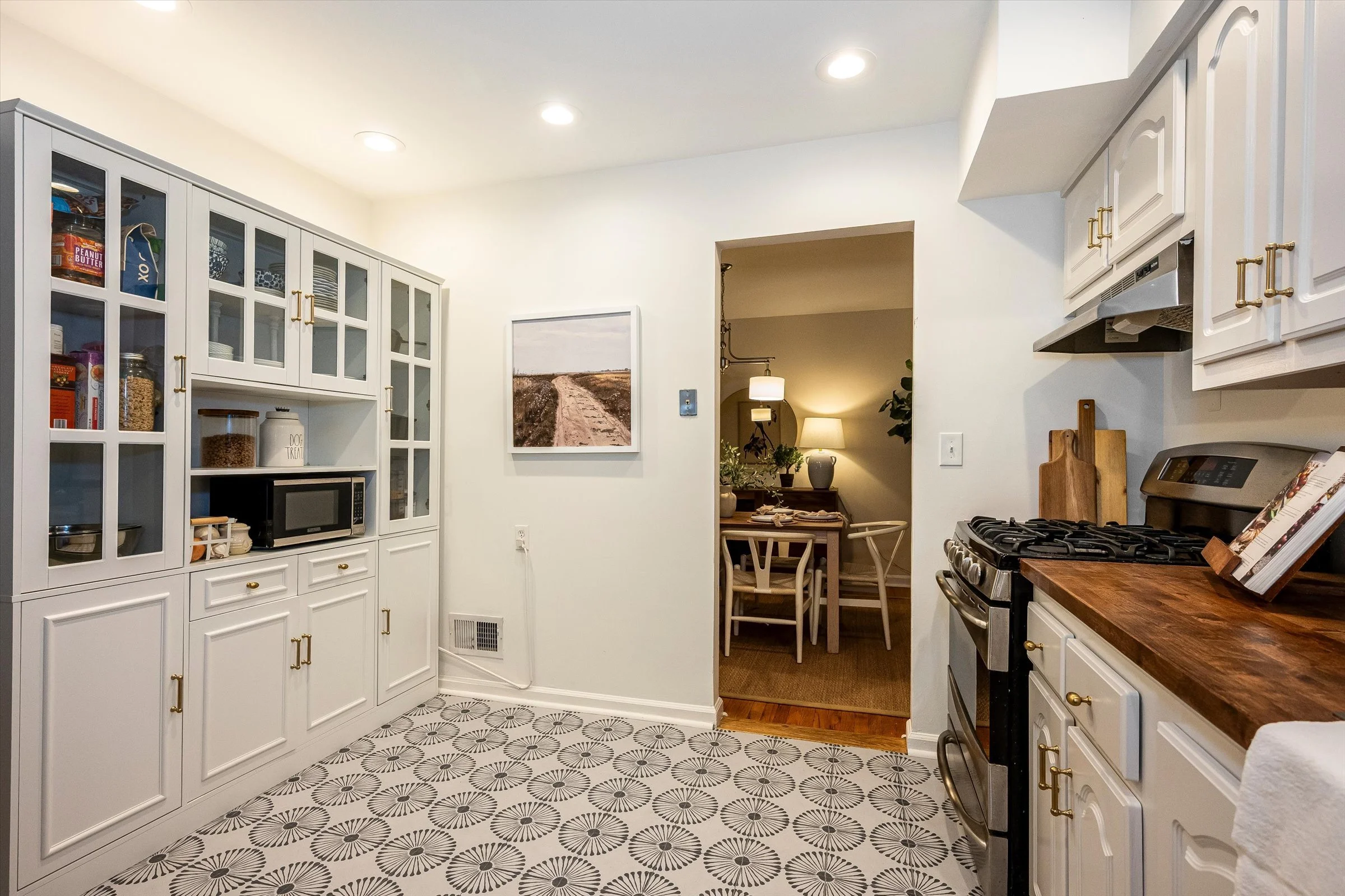 22-Kitchen 4.jpg