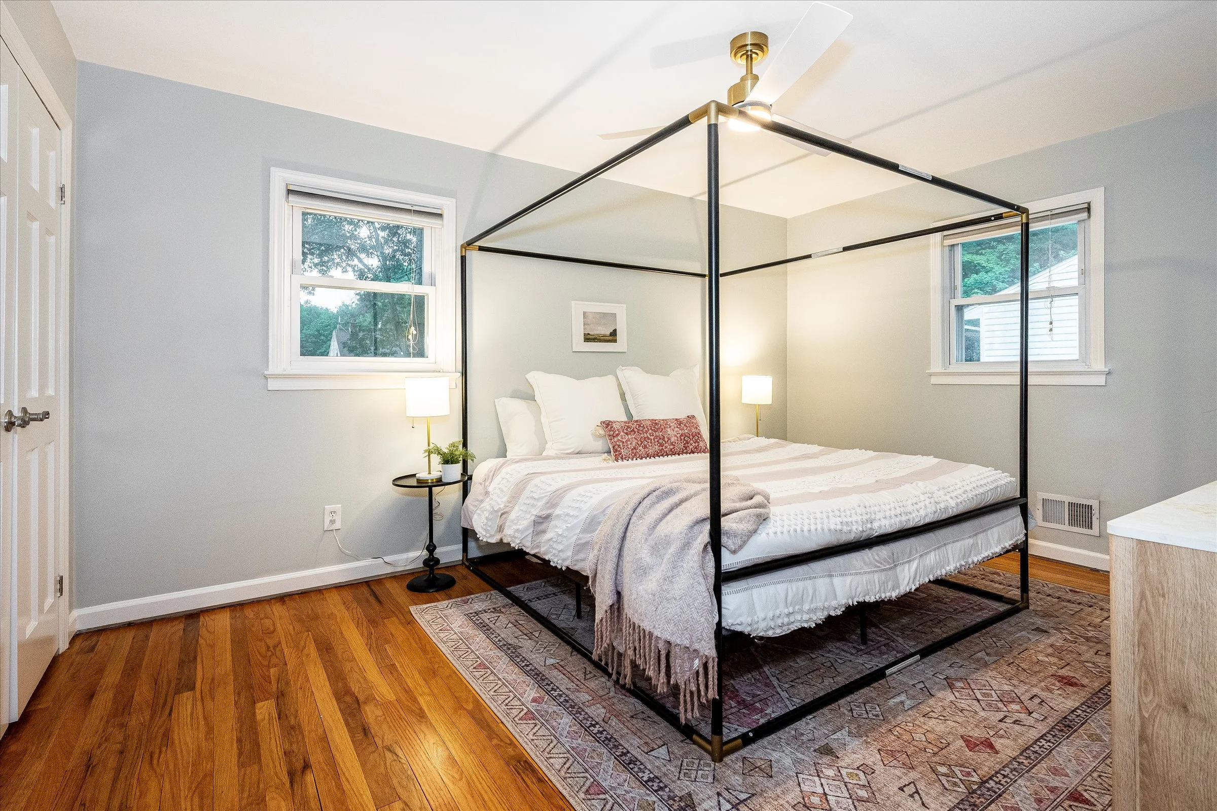 37-Bedroom 1b.jpg