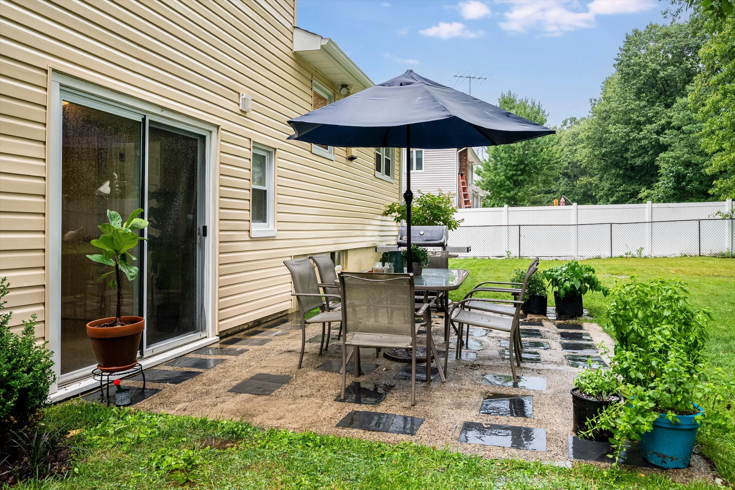 55-Patio 2.jpg