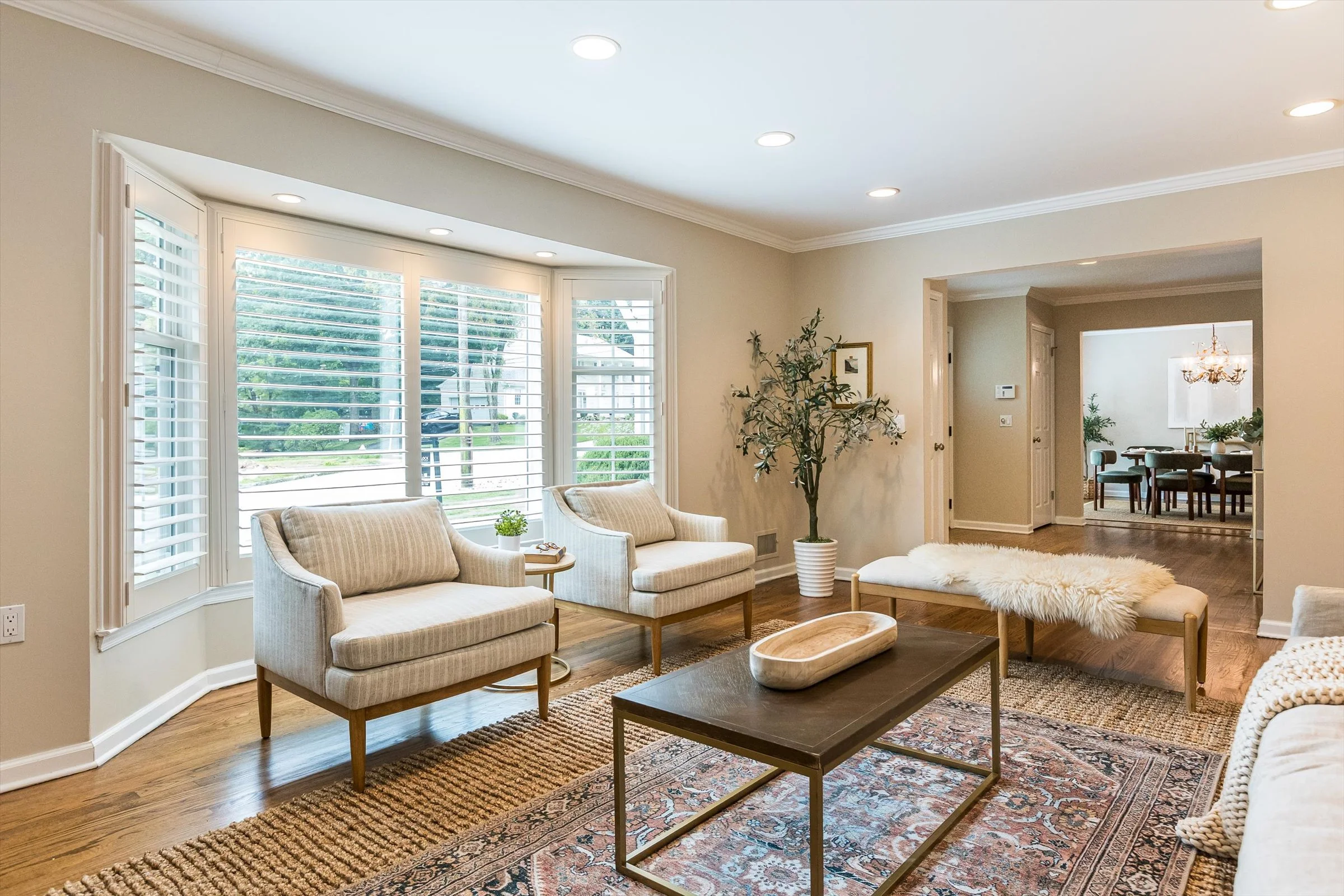 12-Living Room.jpg