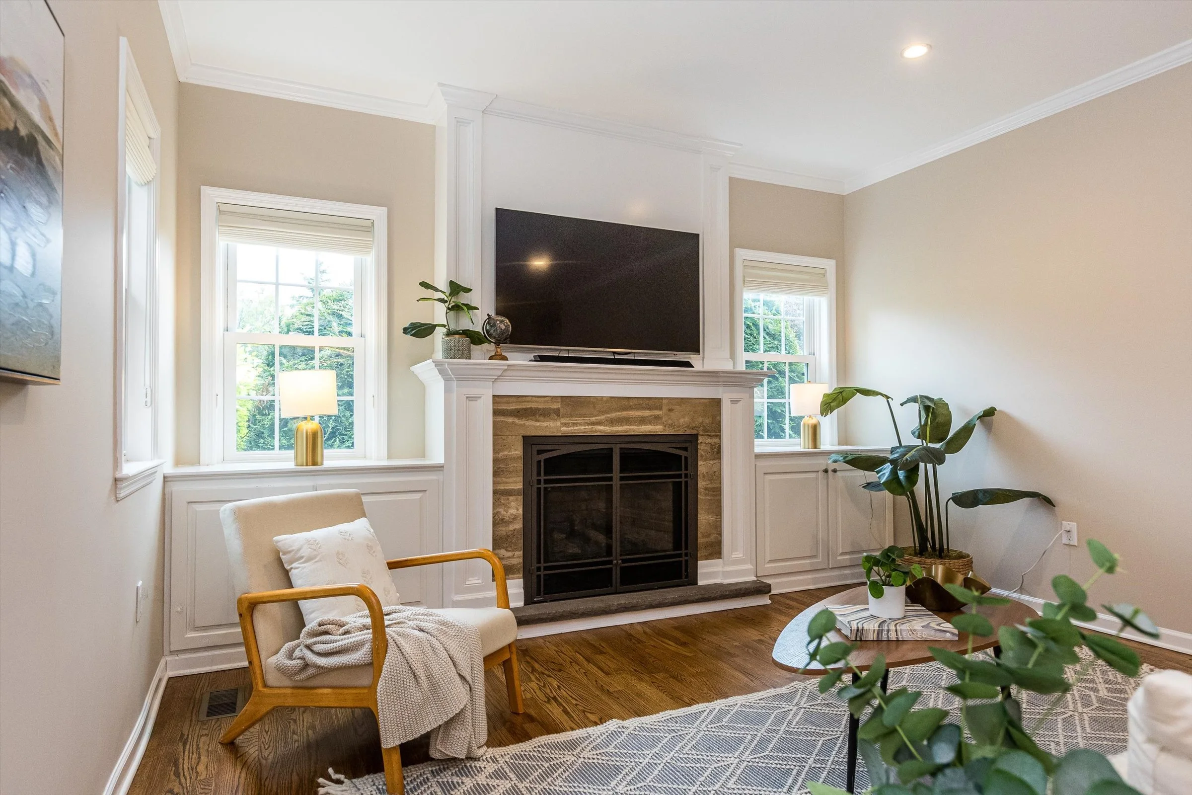 30-Family Room.jpg