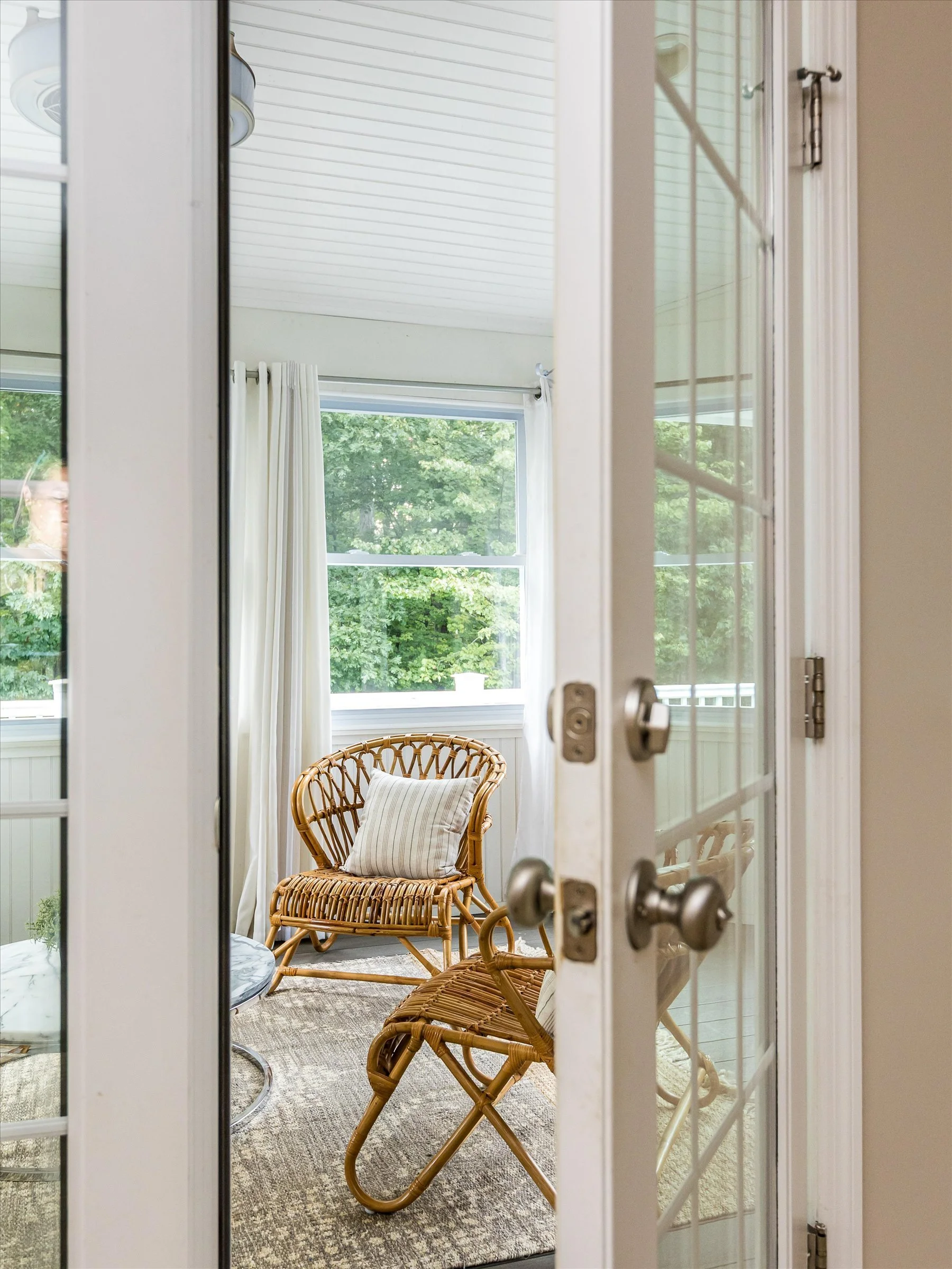 32-Sun Room.jpg