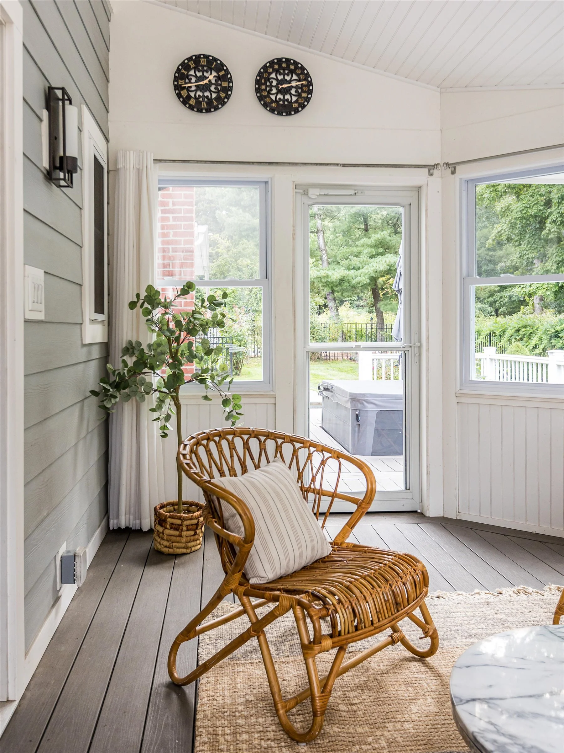 34-Sun Room.jpg