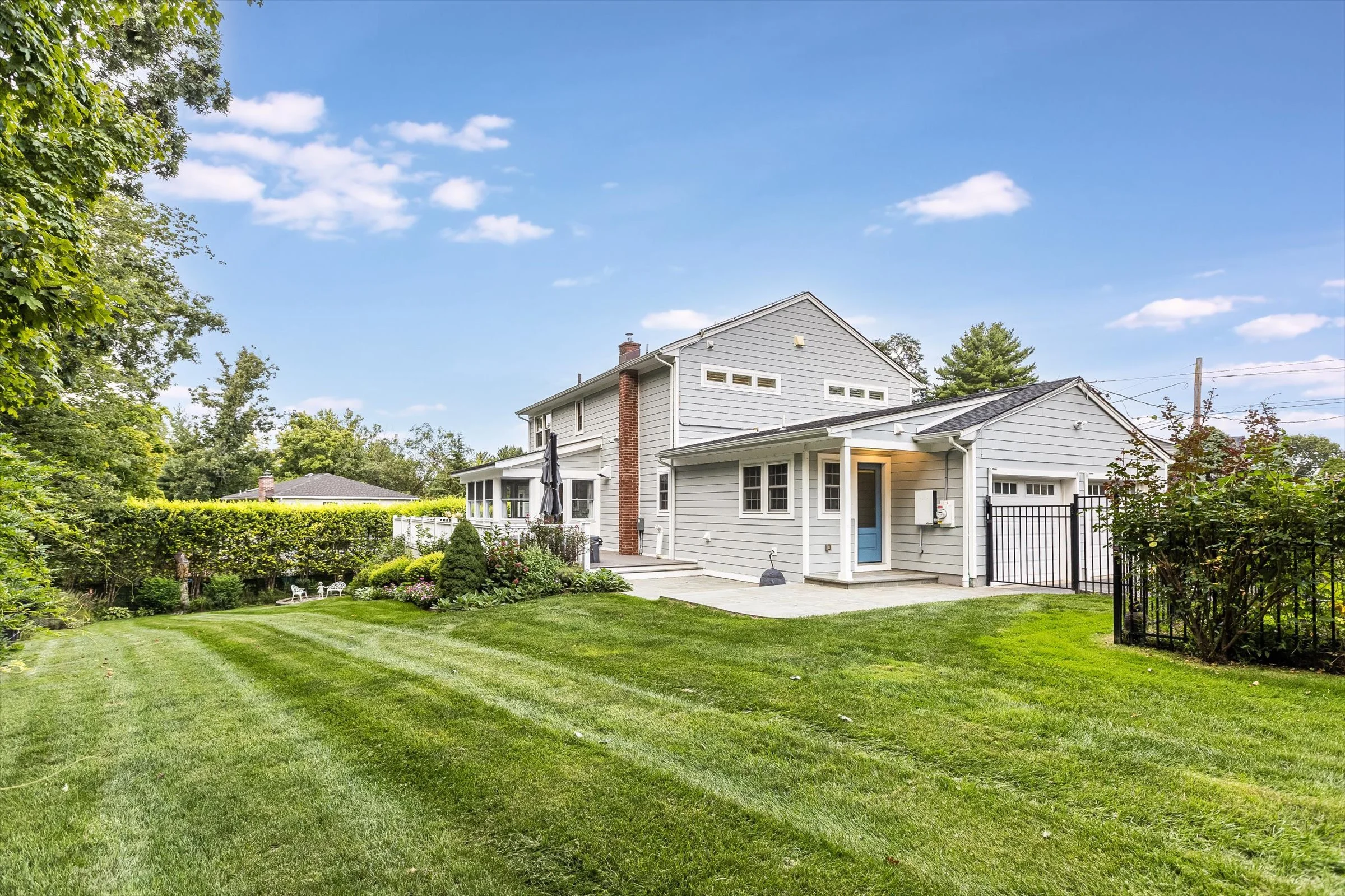 74-Backyard.jpg
