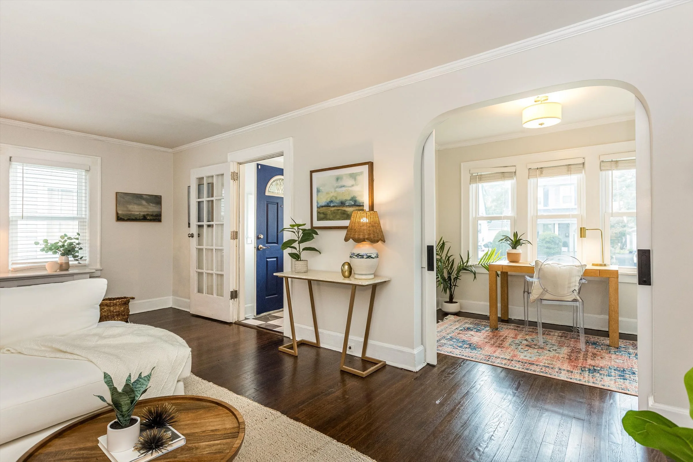 09-Living Room.jpg