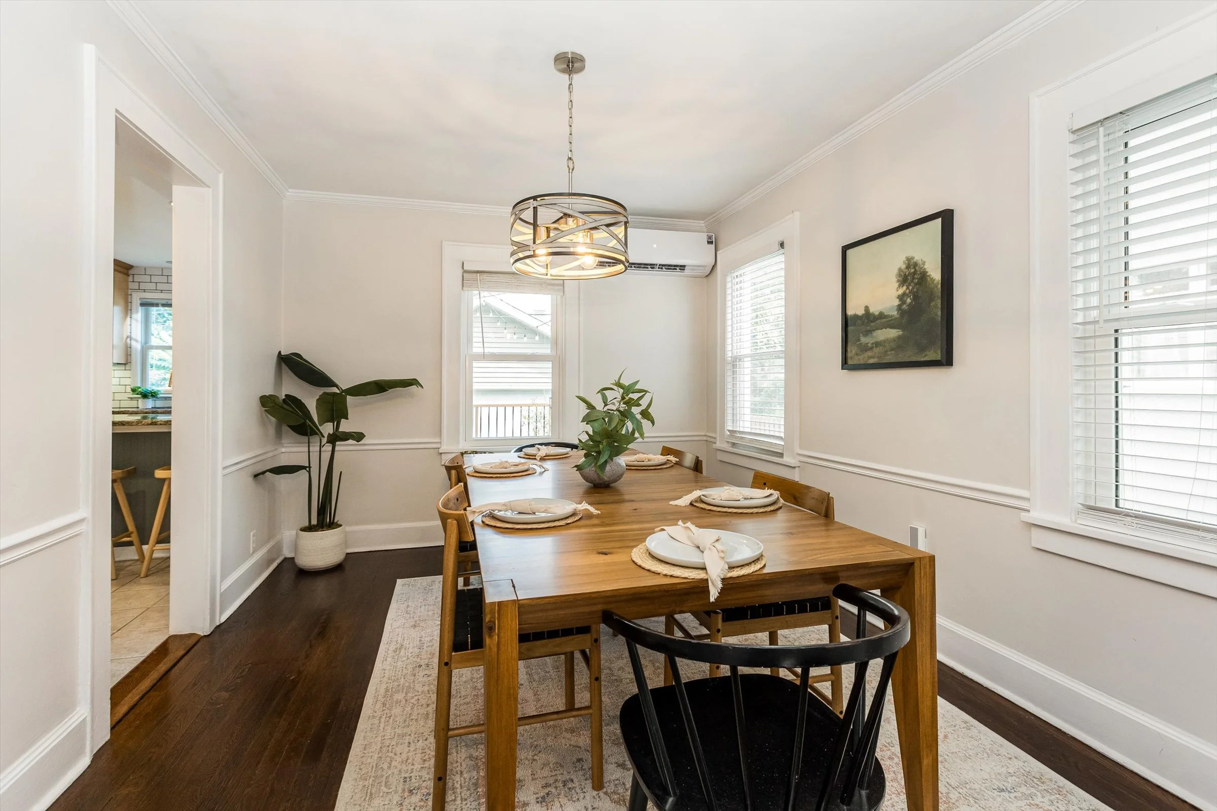28-Dining Room.jpg