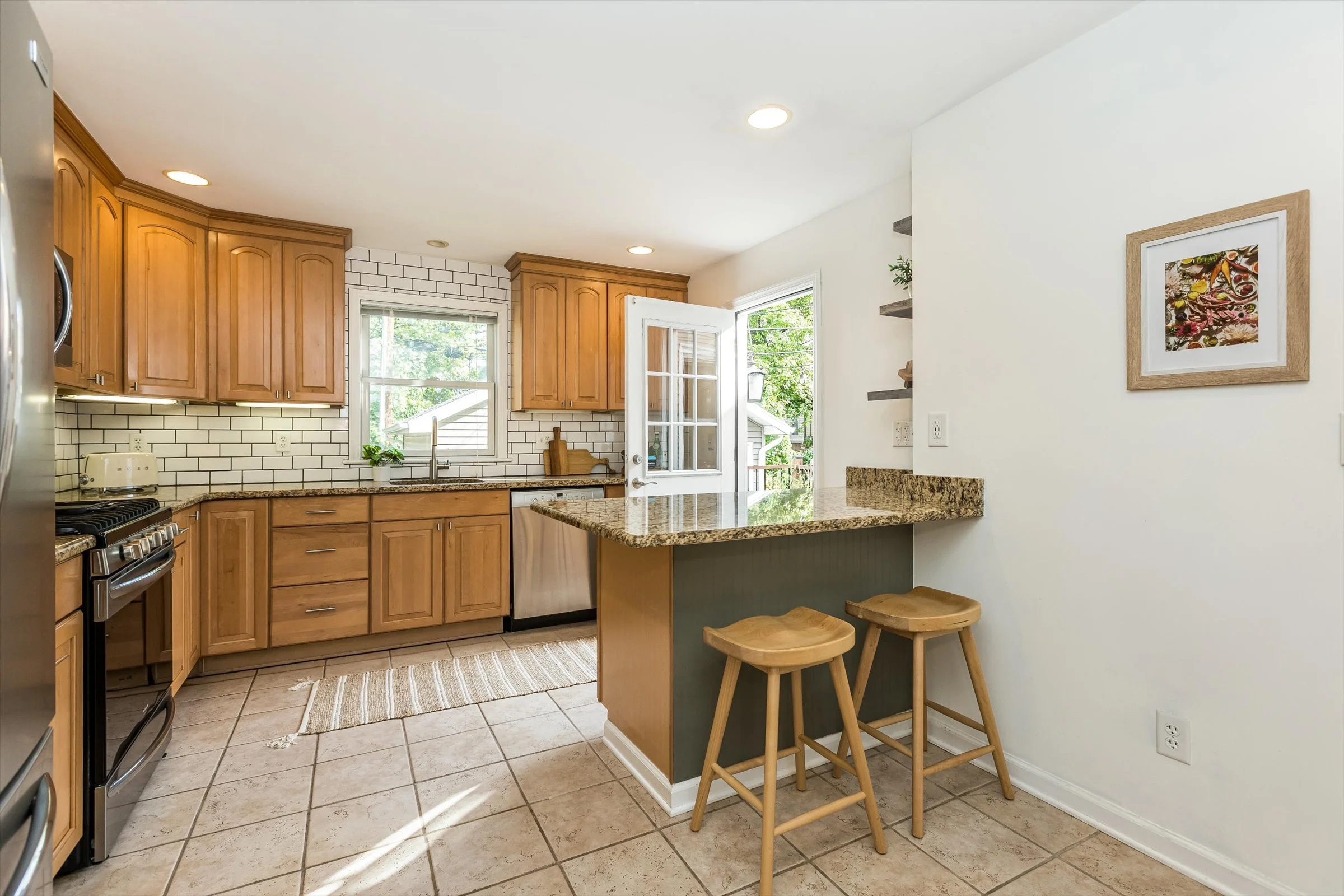 33-Kitchen.jpg
