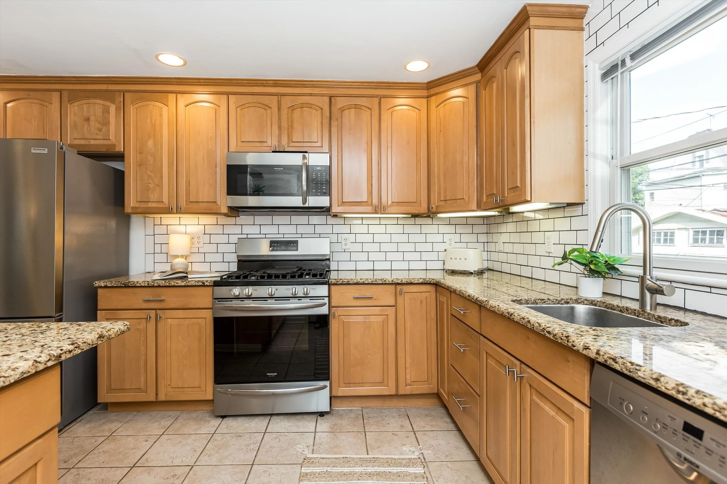 35-Kitchen.jpg