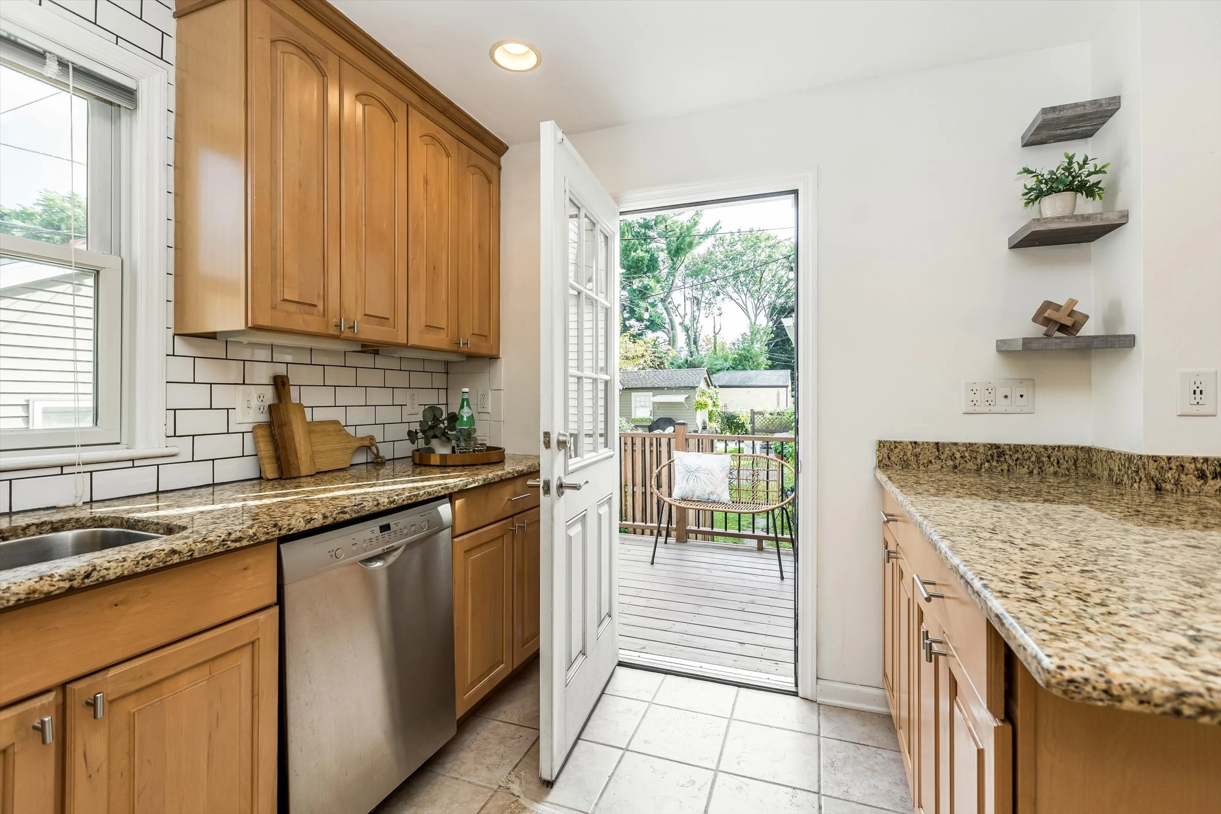36-Kitchen.jpg
