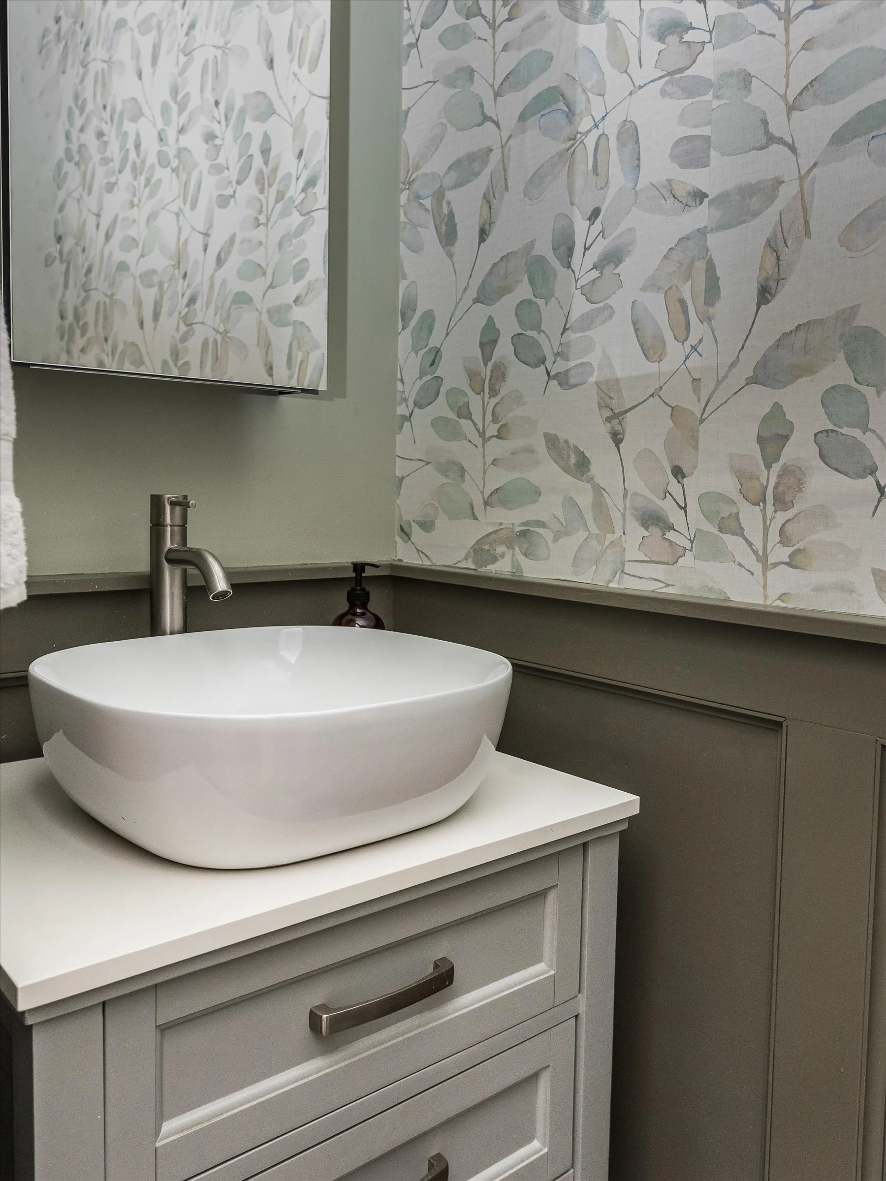 39-Powder Room.jpg