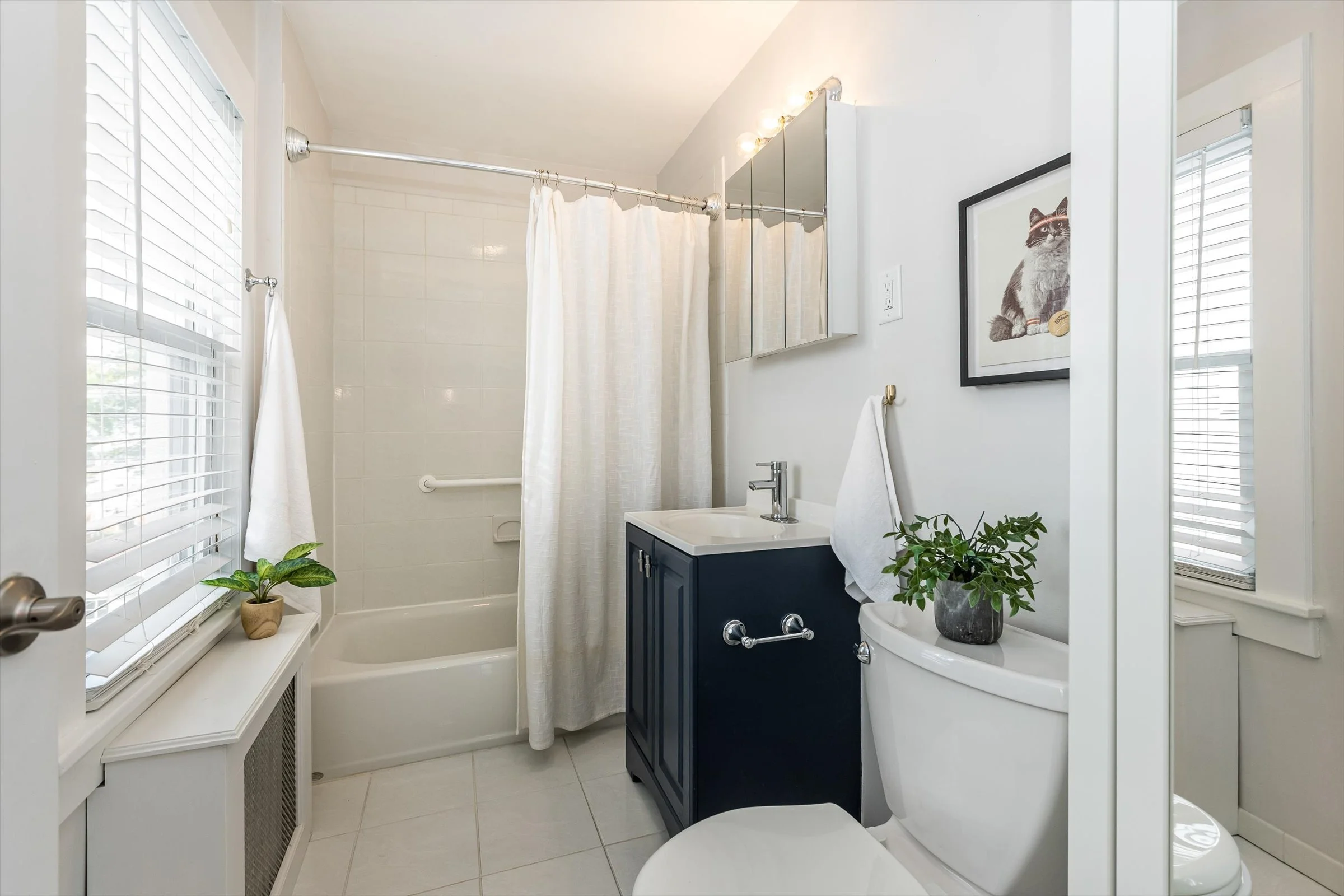 49-Bathroom.jpg