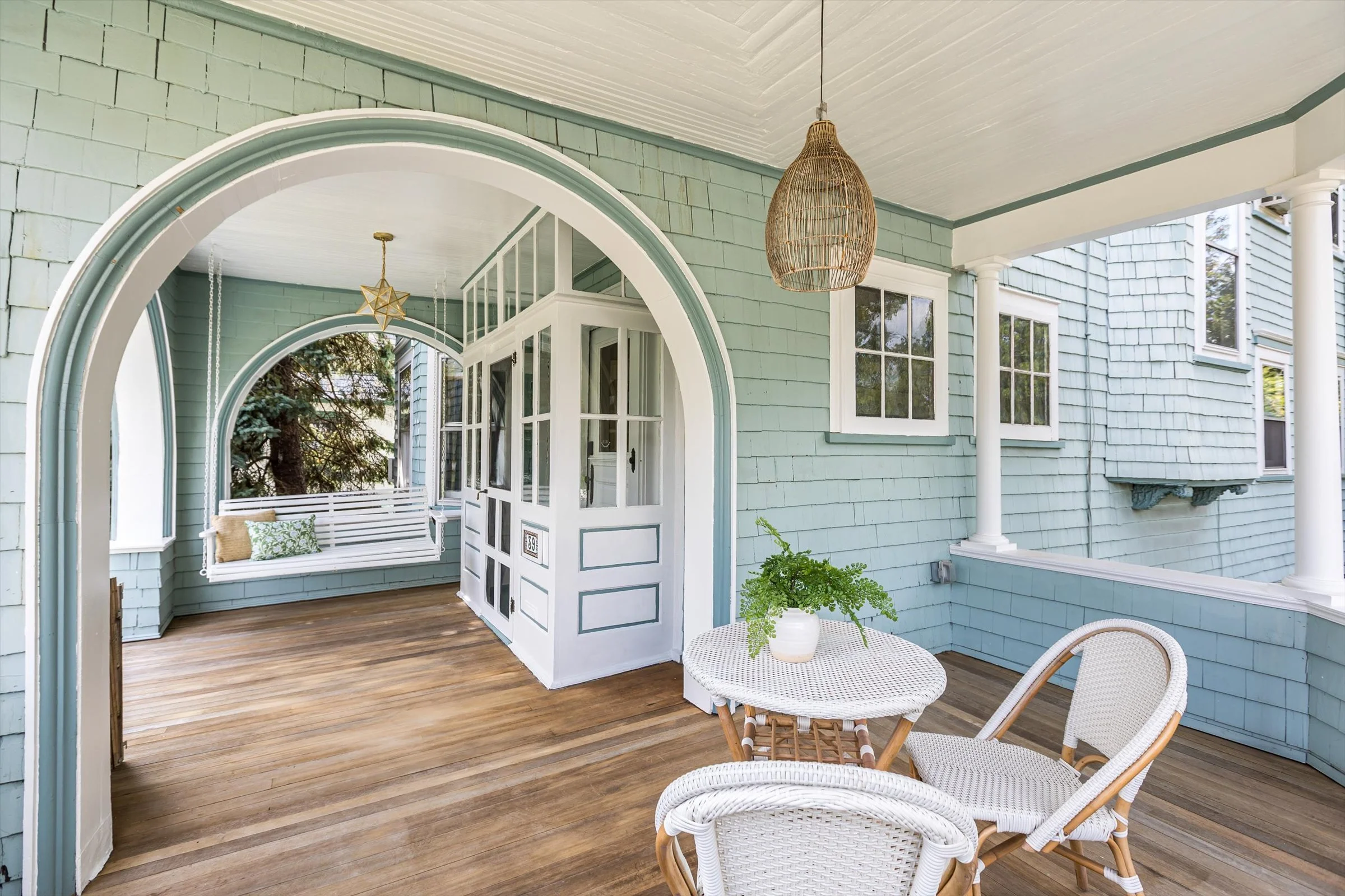 10-Front Porch.jpg