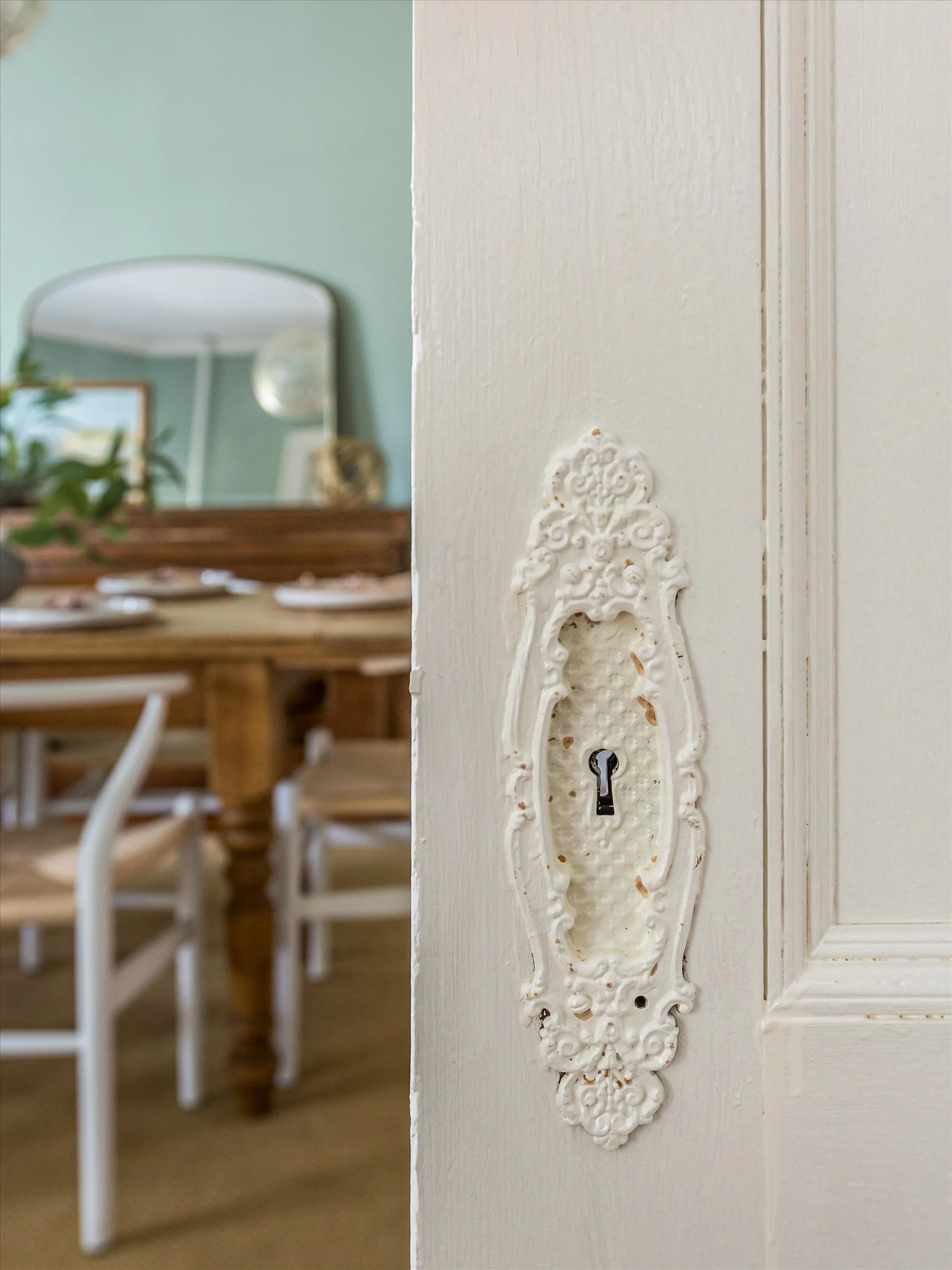22-Dining Room Pocket Doors.jpg
