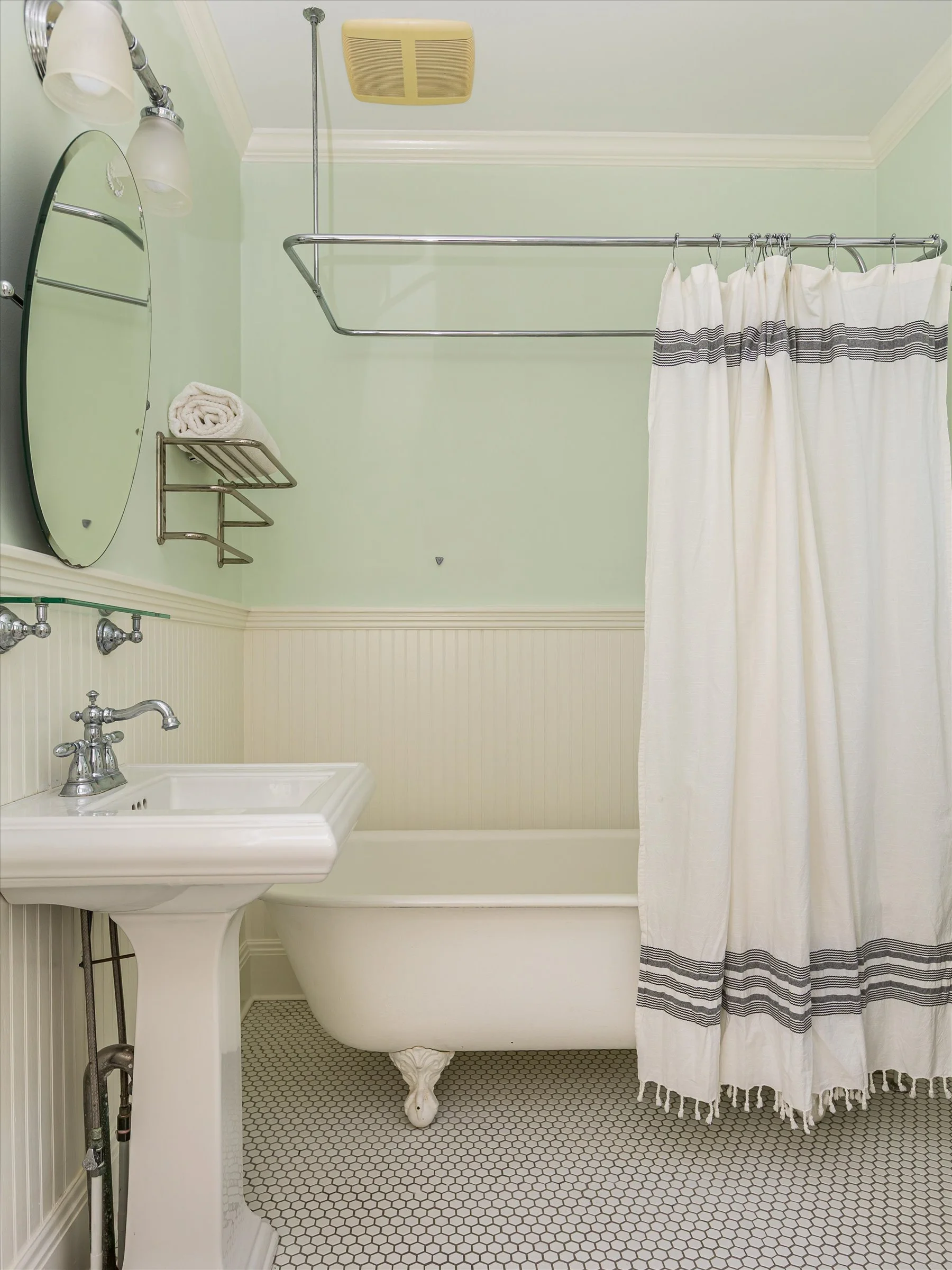 59-Bathroom.jpg