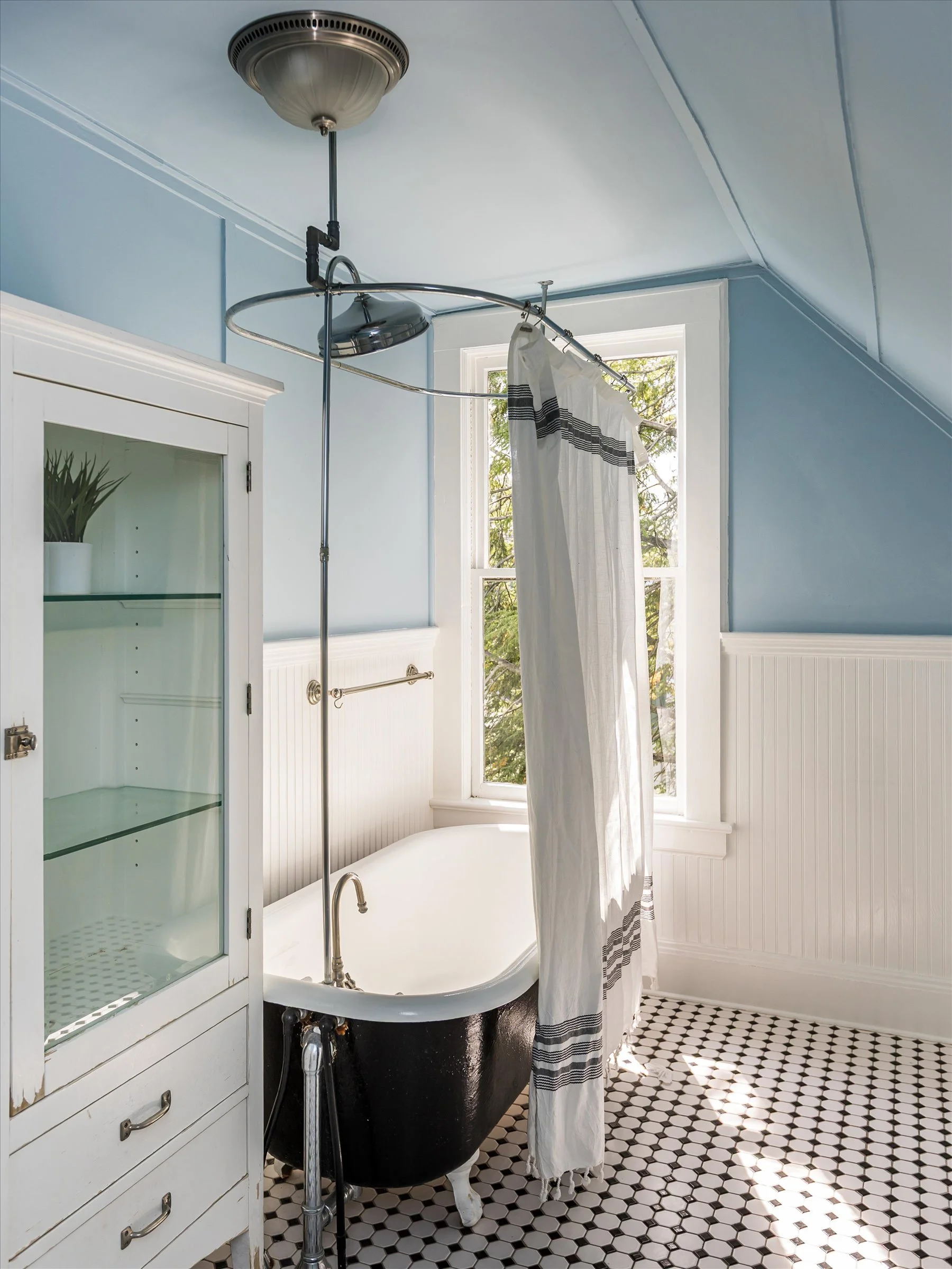 66-Bathroom.jpg