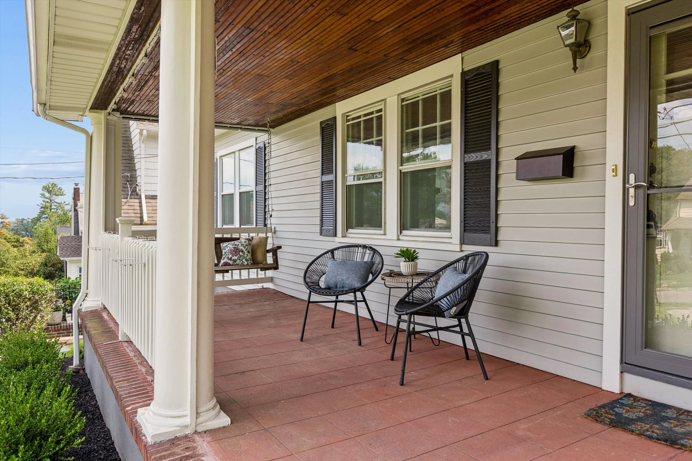 07-Front Porch.jpg