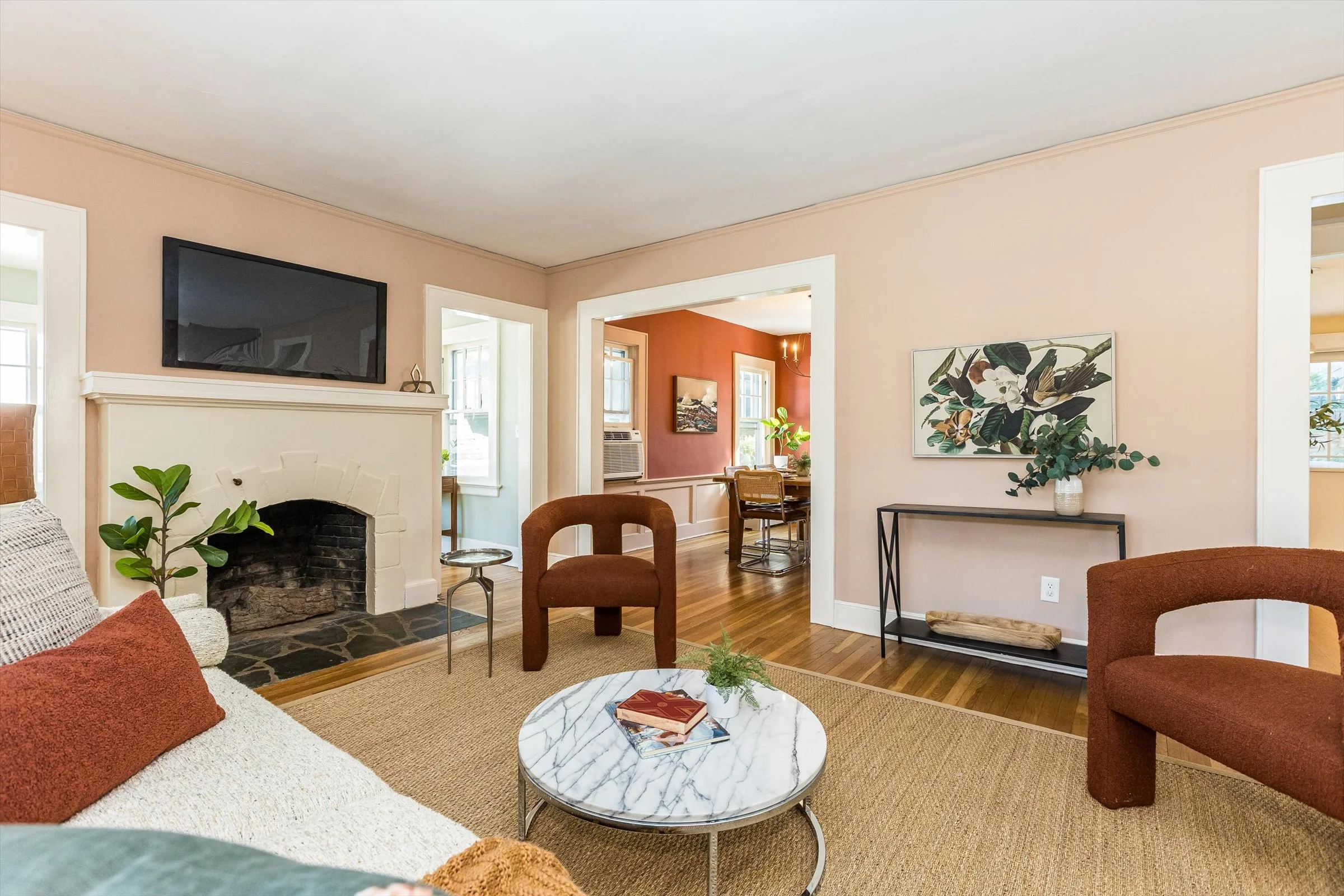 17-Living Room.jpg