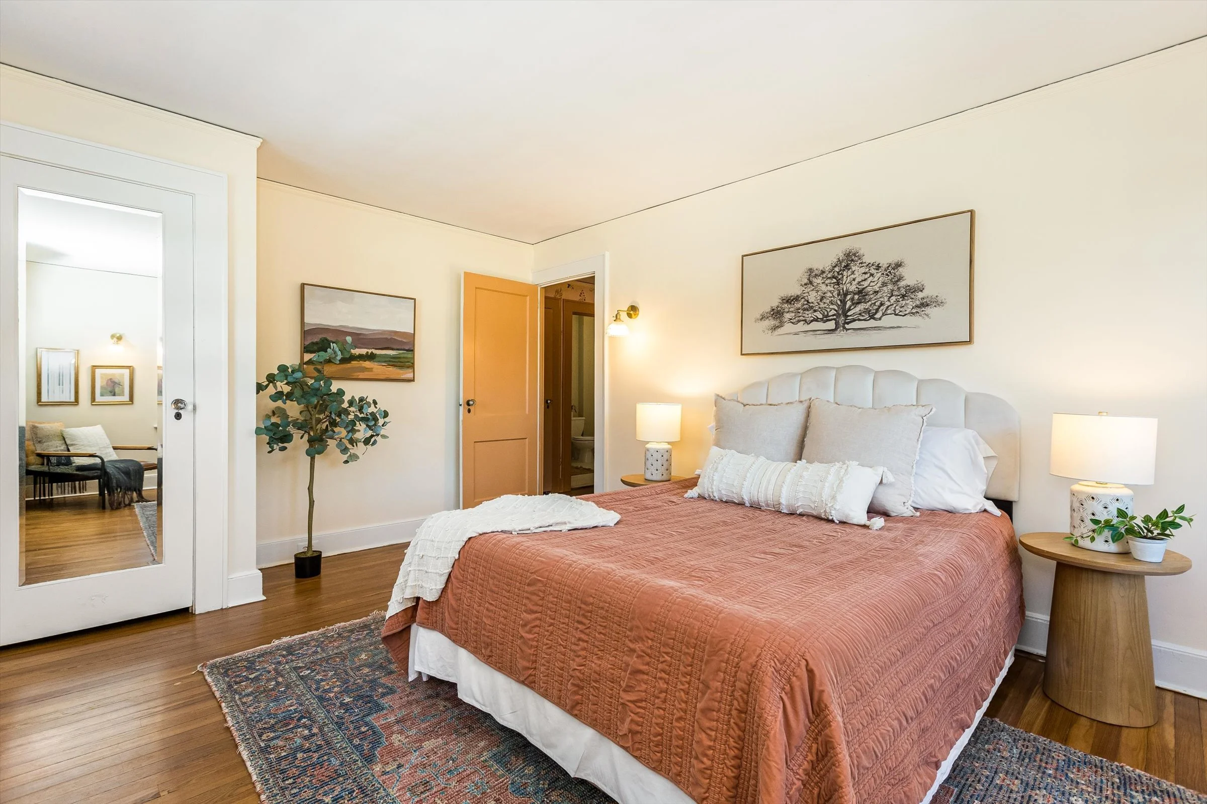 50-Primary Bedroom.jpg