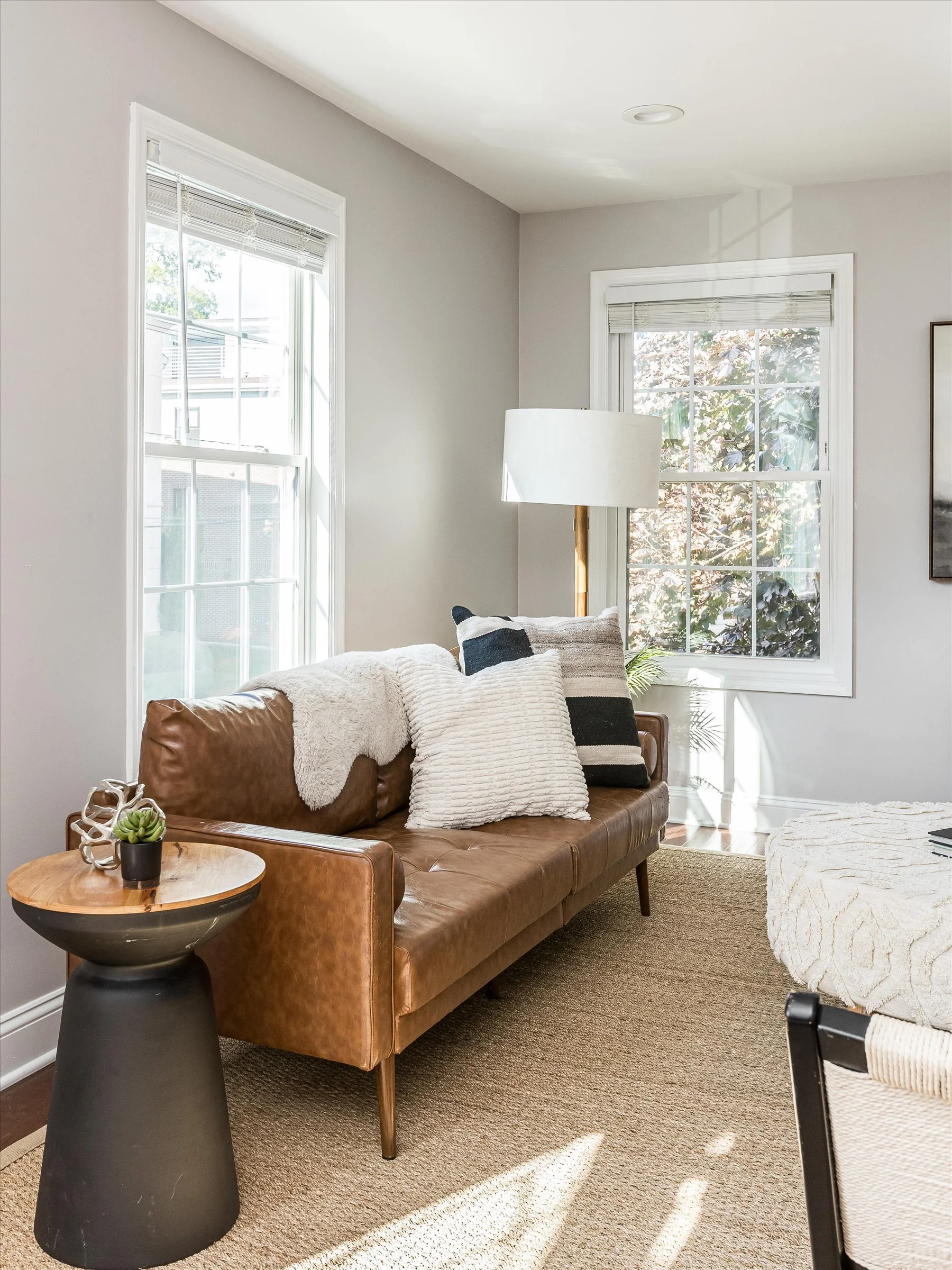 26-Living Room.jpg