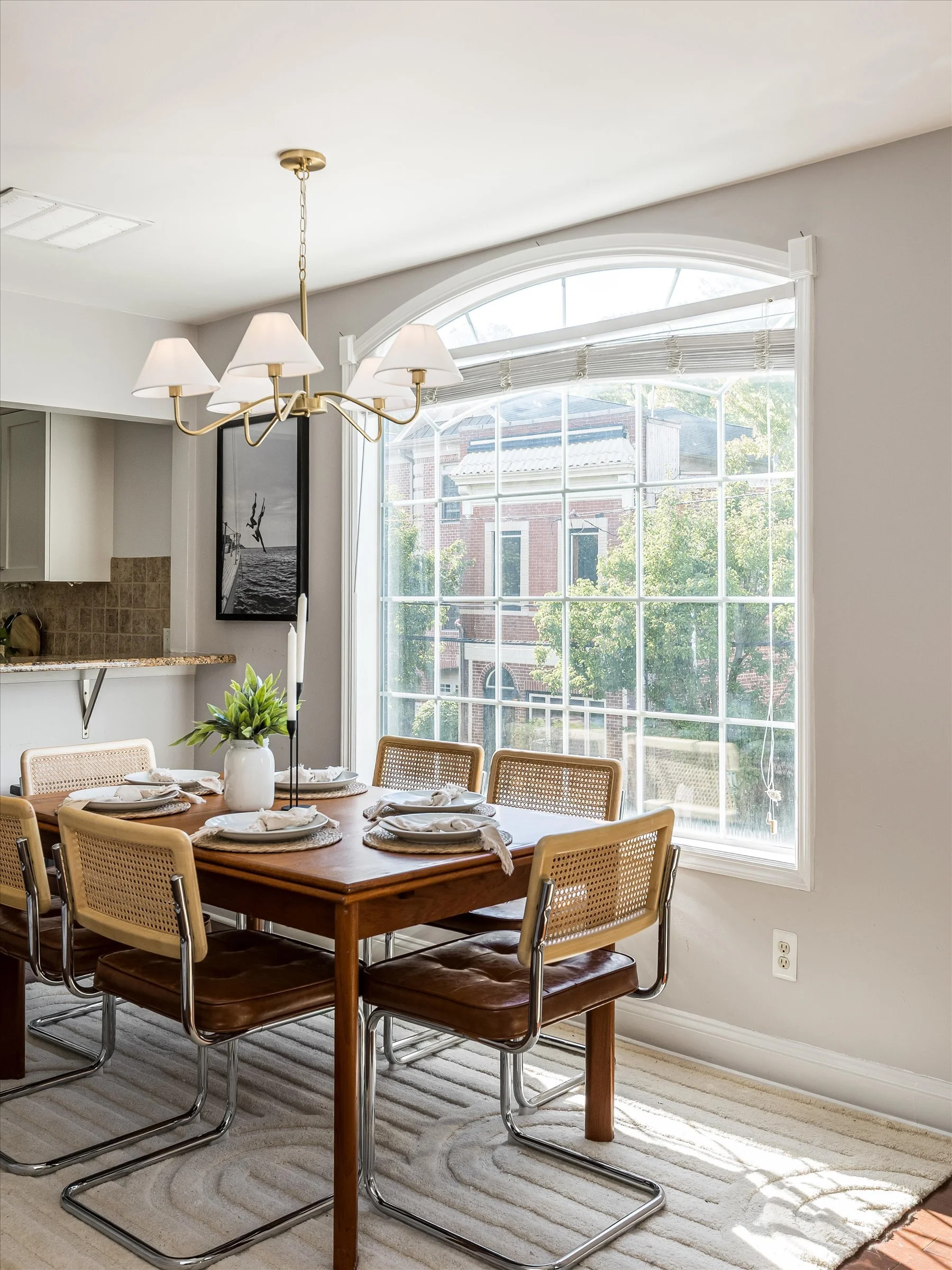 22-Dining Area.jpg