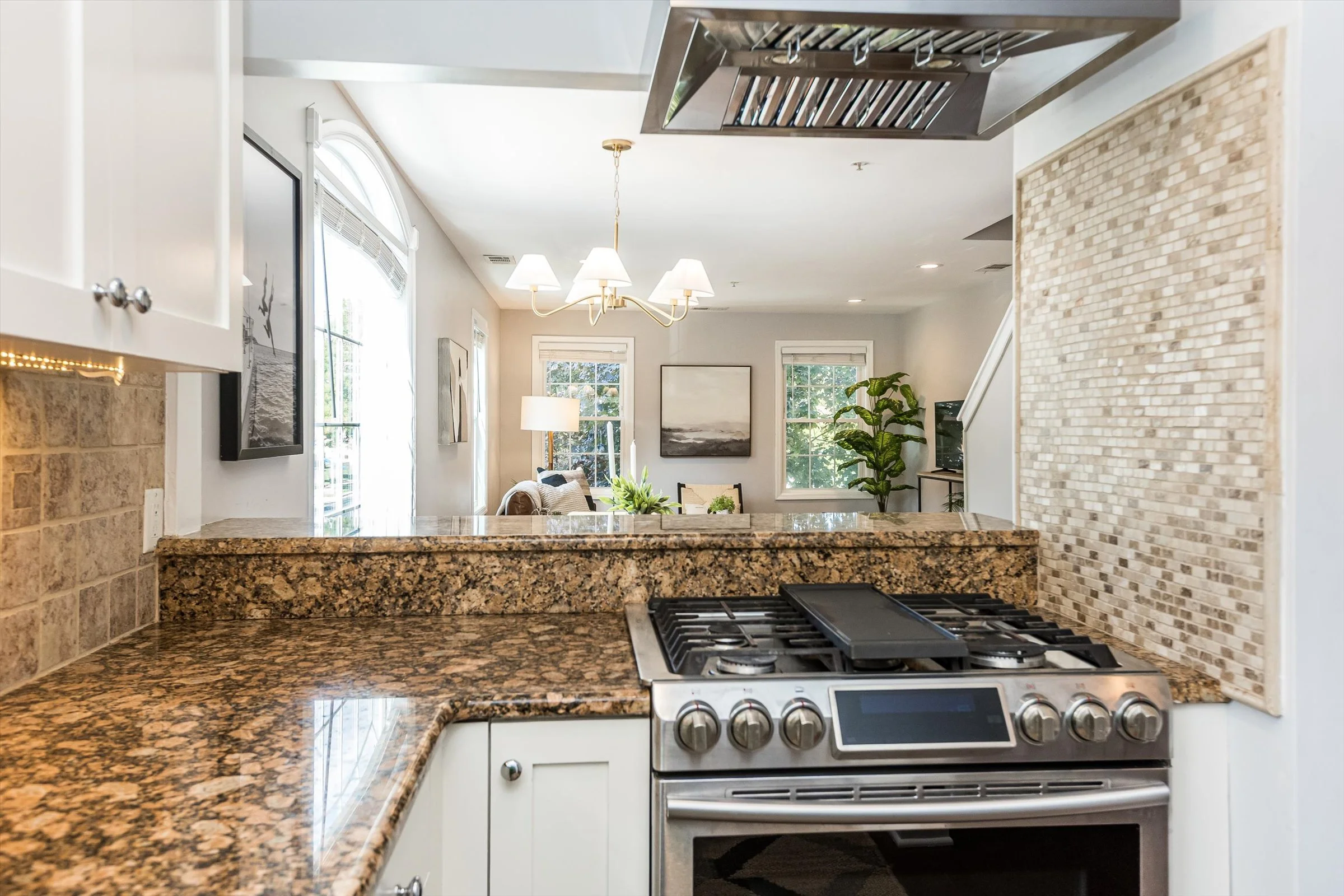 09-Kitchen.jpg