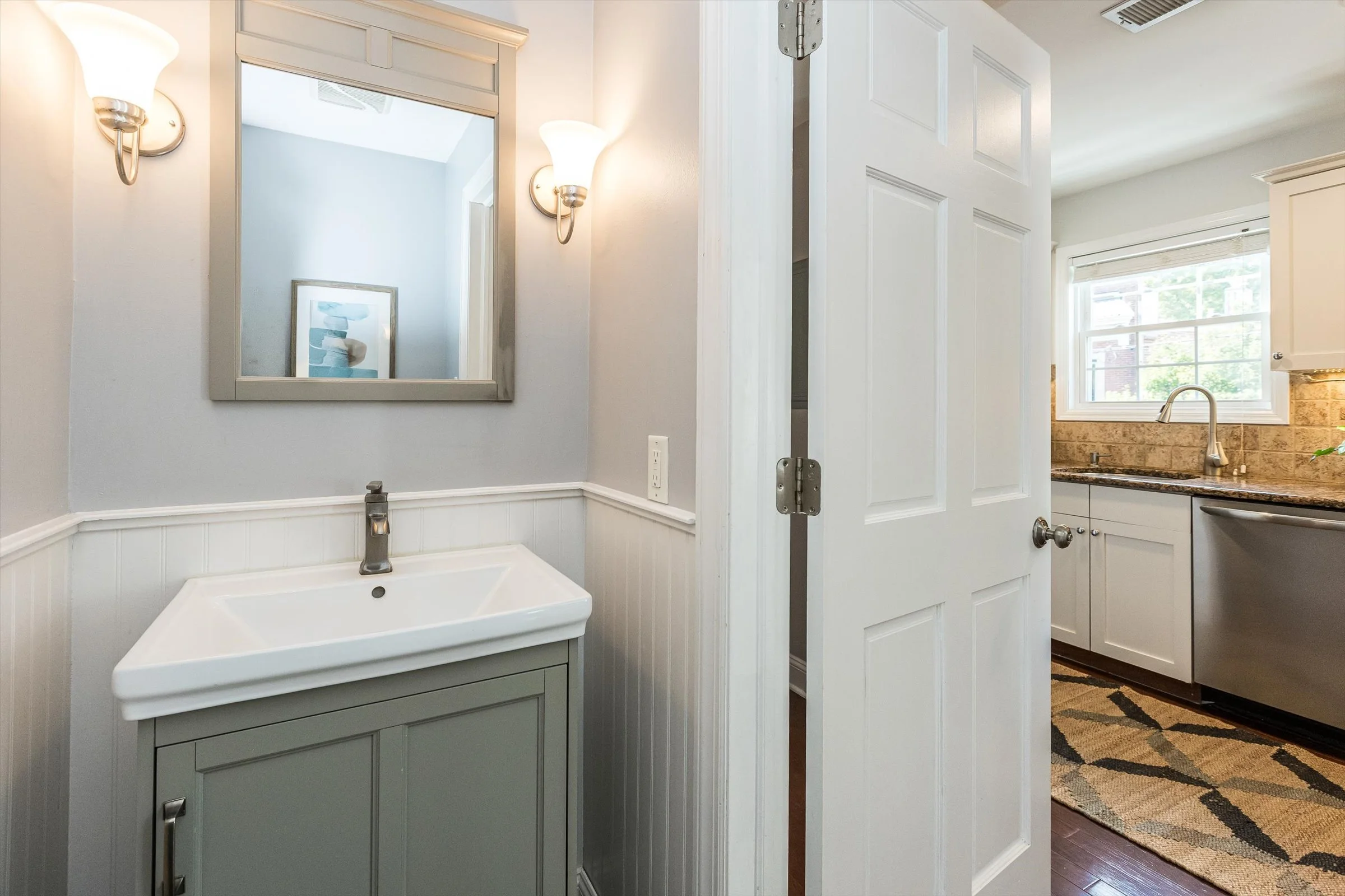 23-Powder Room.jpg