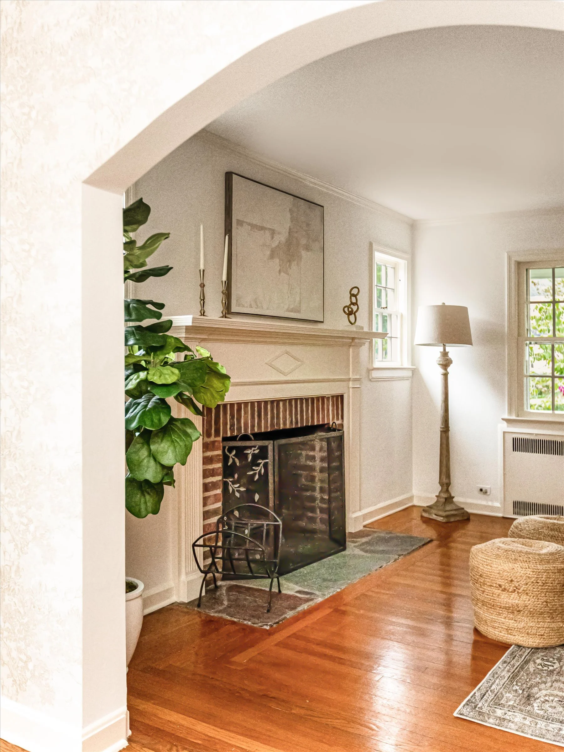 14-Living Room.jpg