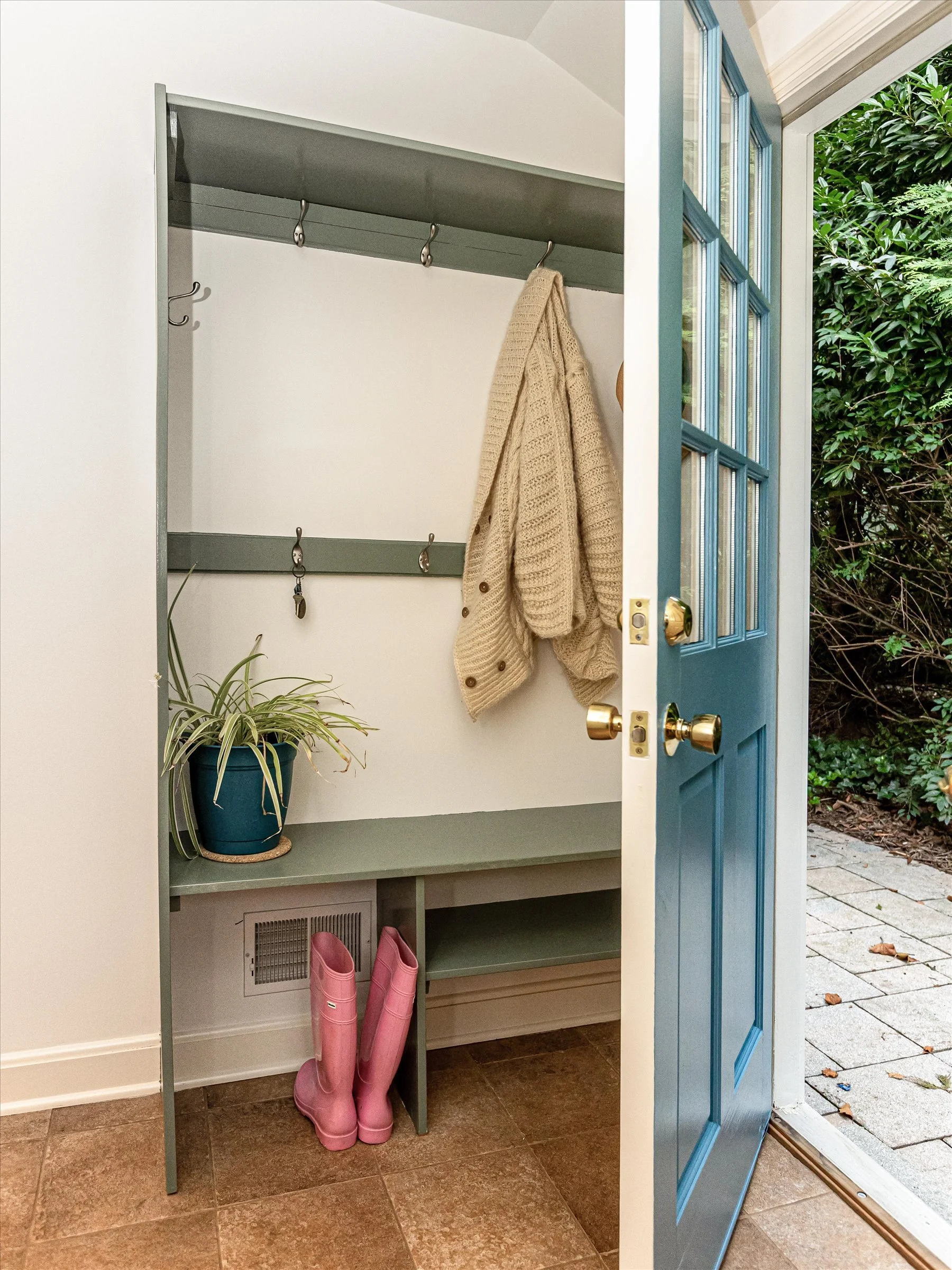 30-Mudroom.jpg