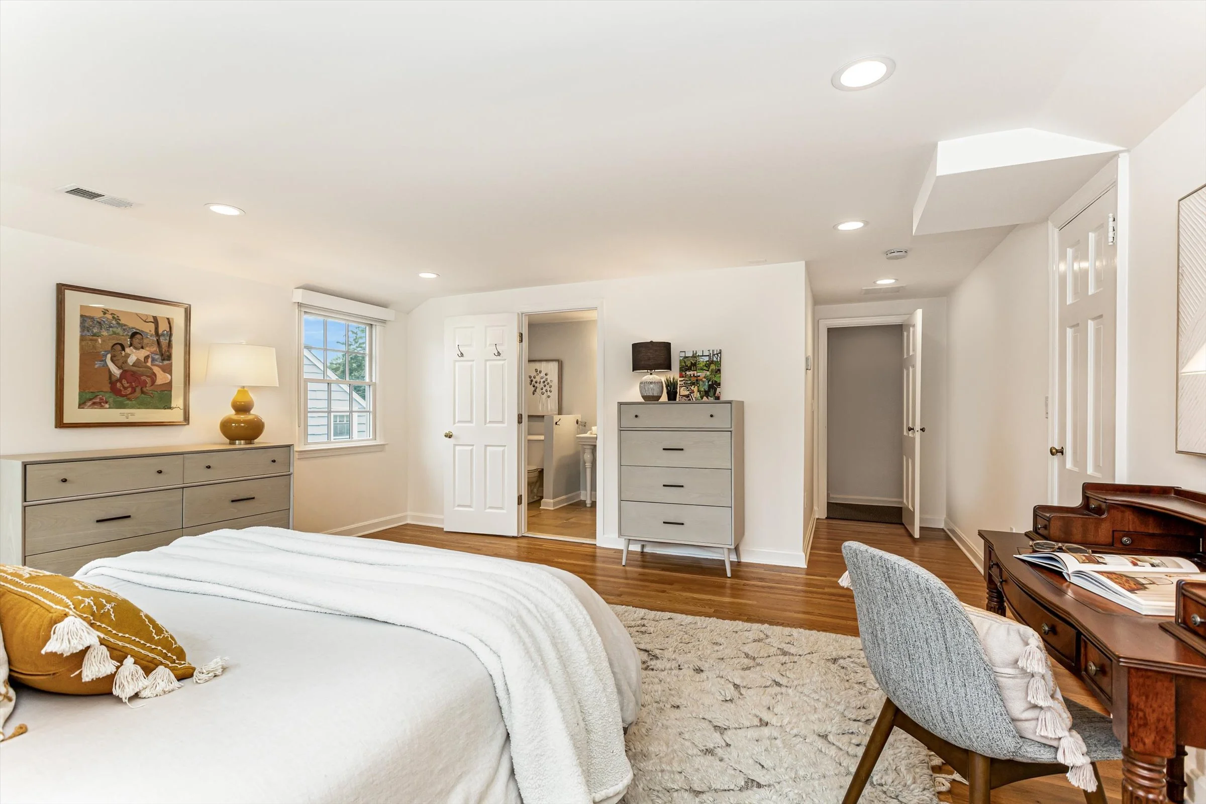 39-Primary Bedroom.jpg