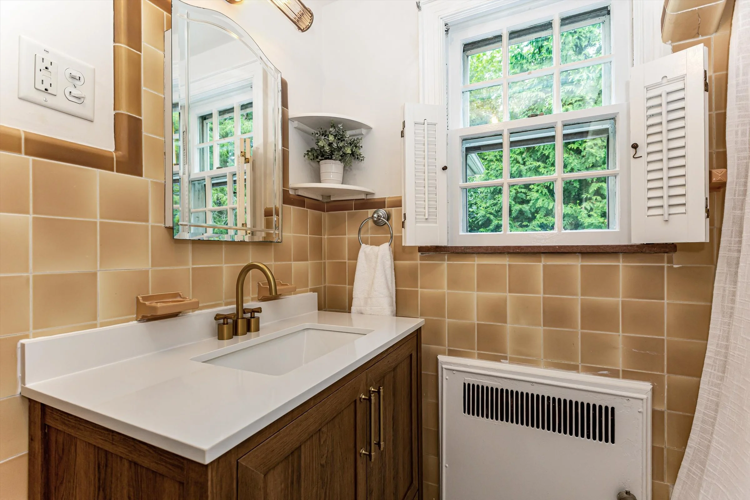 52-Bathroom.jpg