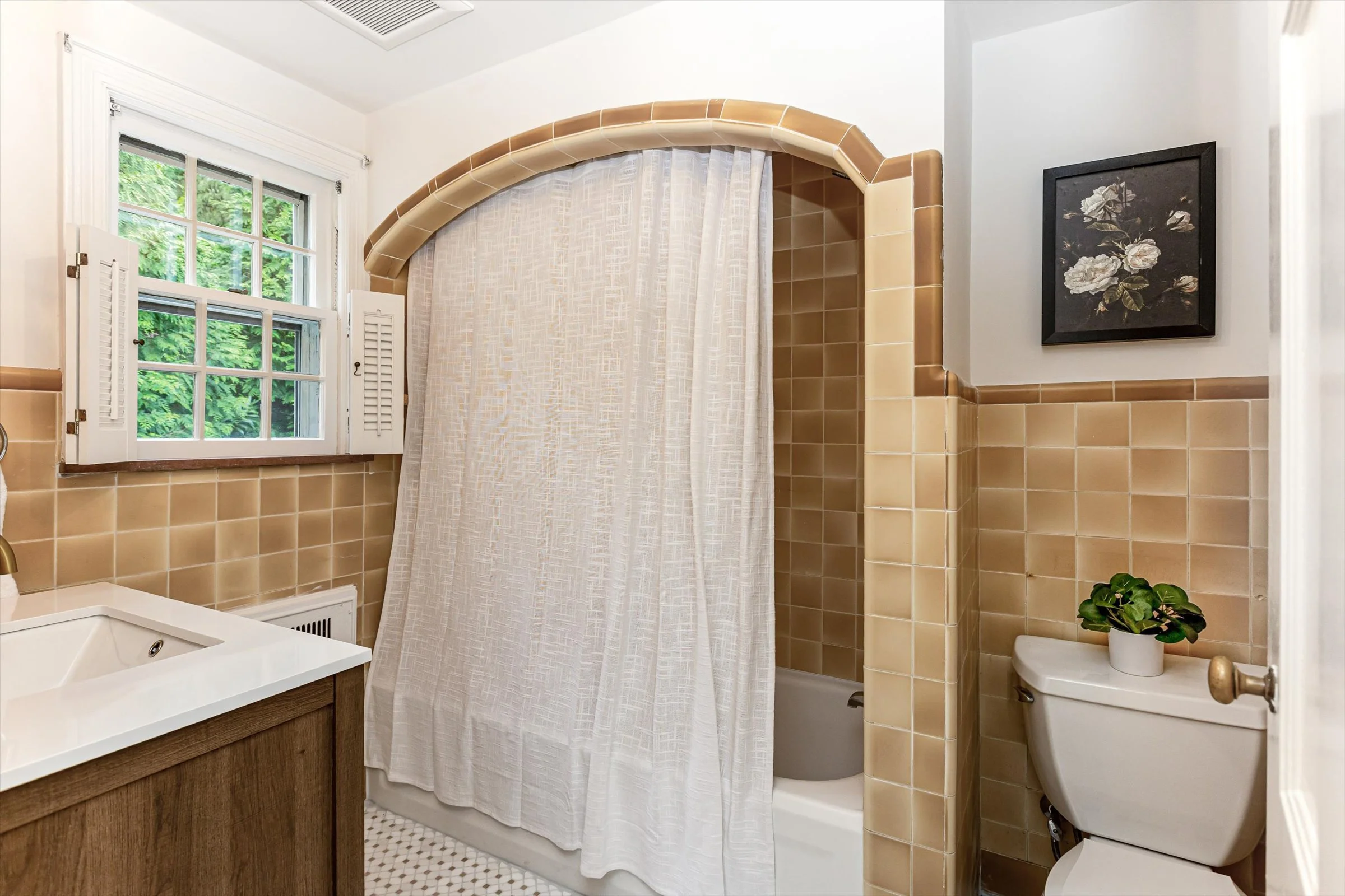 53-Bathroom.jpg